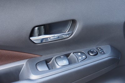 2022 Nissan Kicks SR