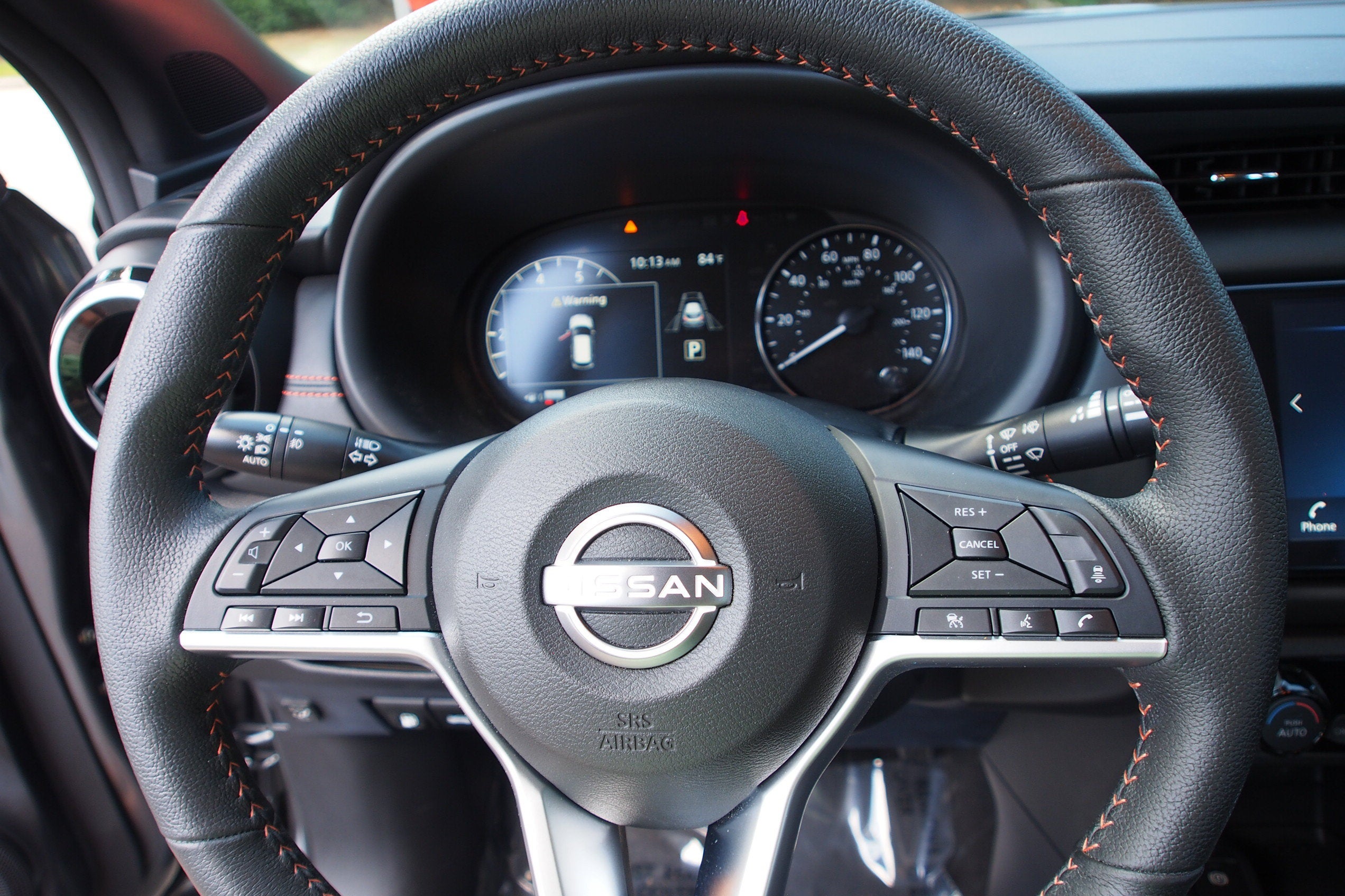 2022 Nissan Kicks SR