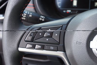 2022 Nissan Kicks SR