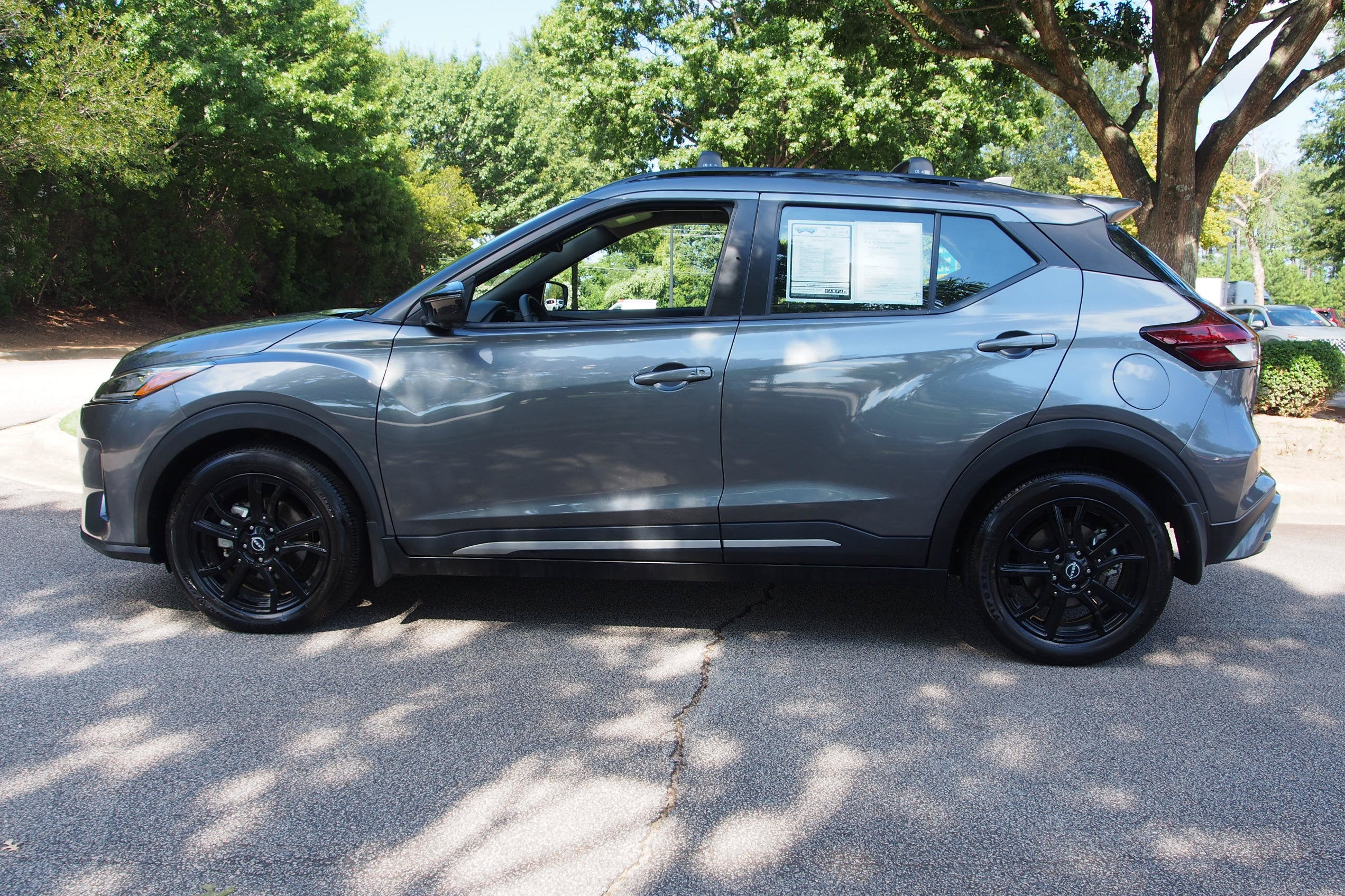 2022 Nissan Kicks SR