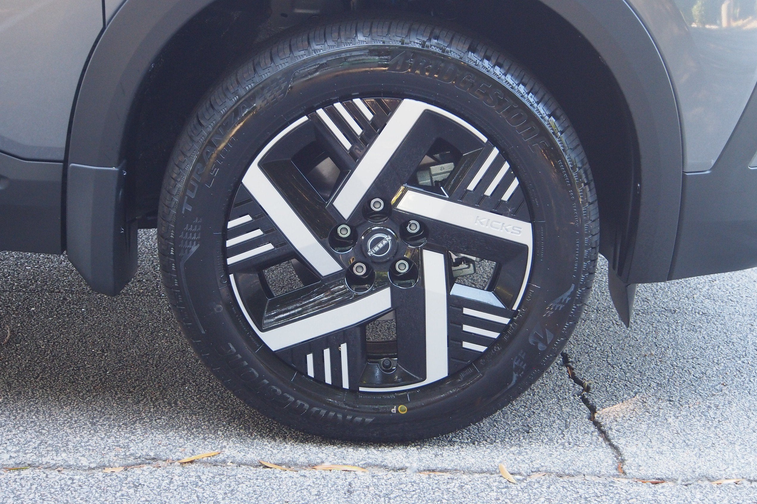 2027 Nissan Kicks SV