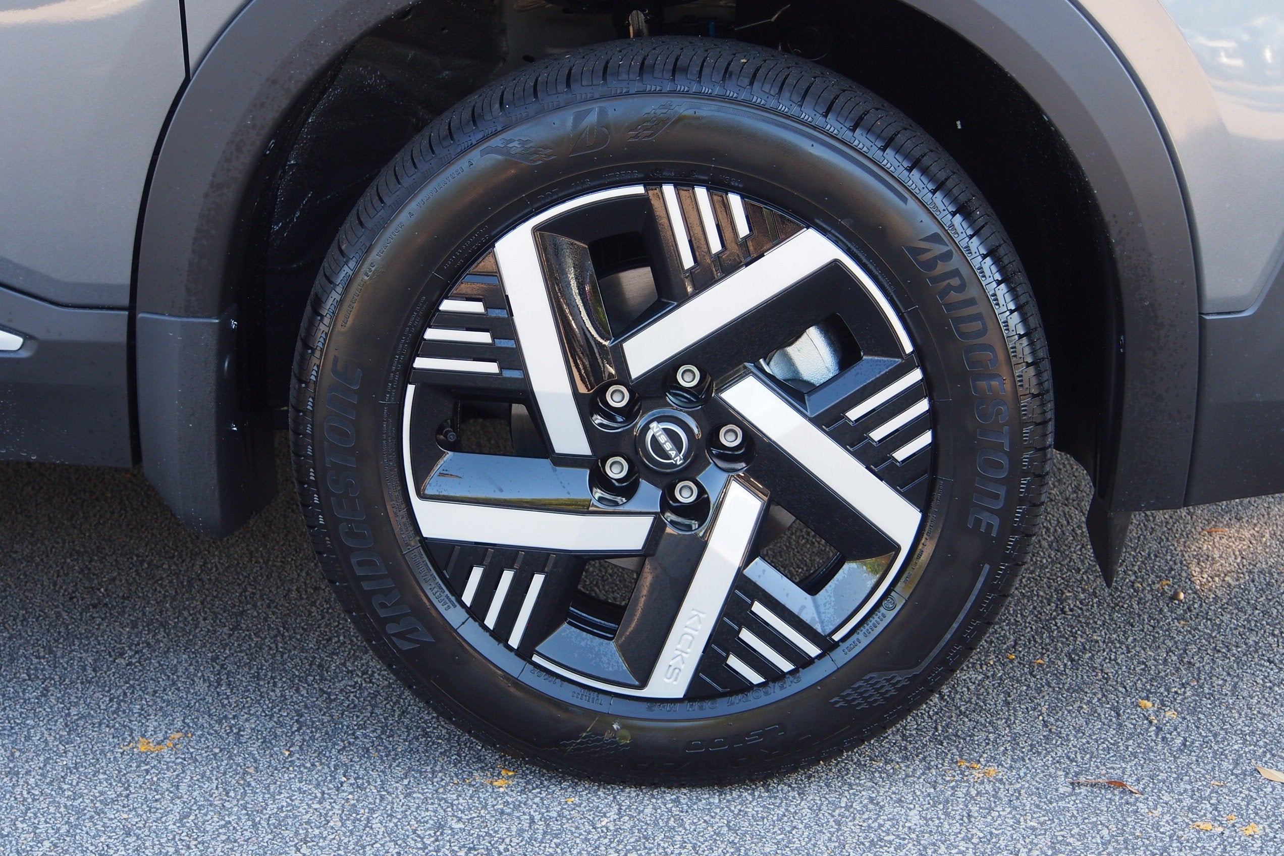 2027 Nissan Kicks SV