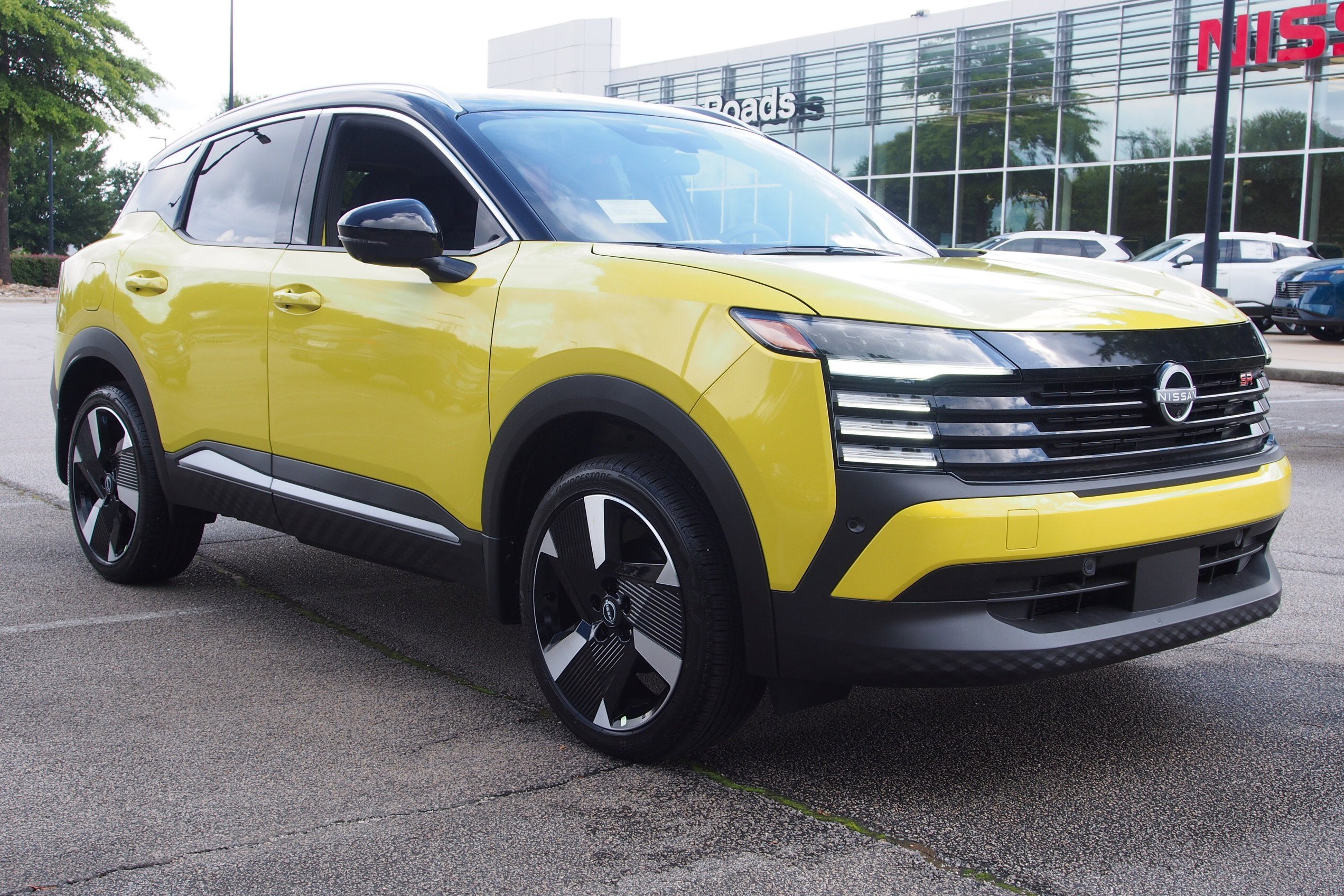 2025 Nissan Kicks SR