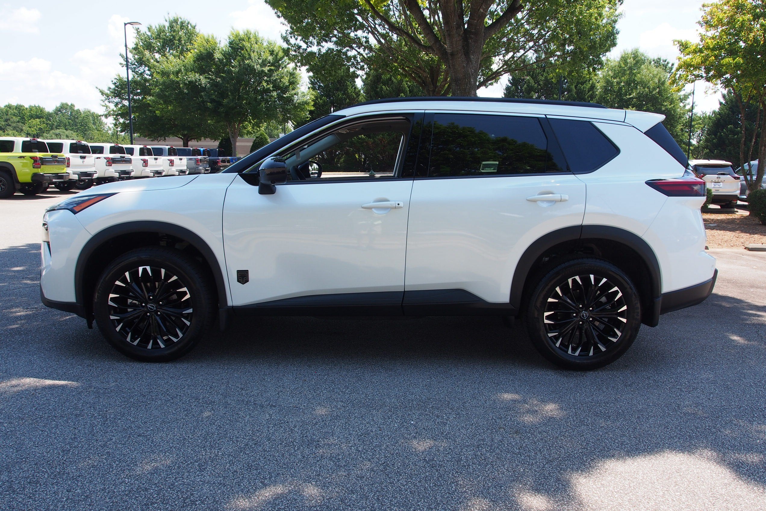 2026 Nissan Rogue Dark Armor