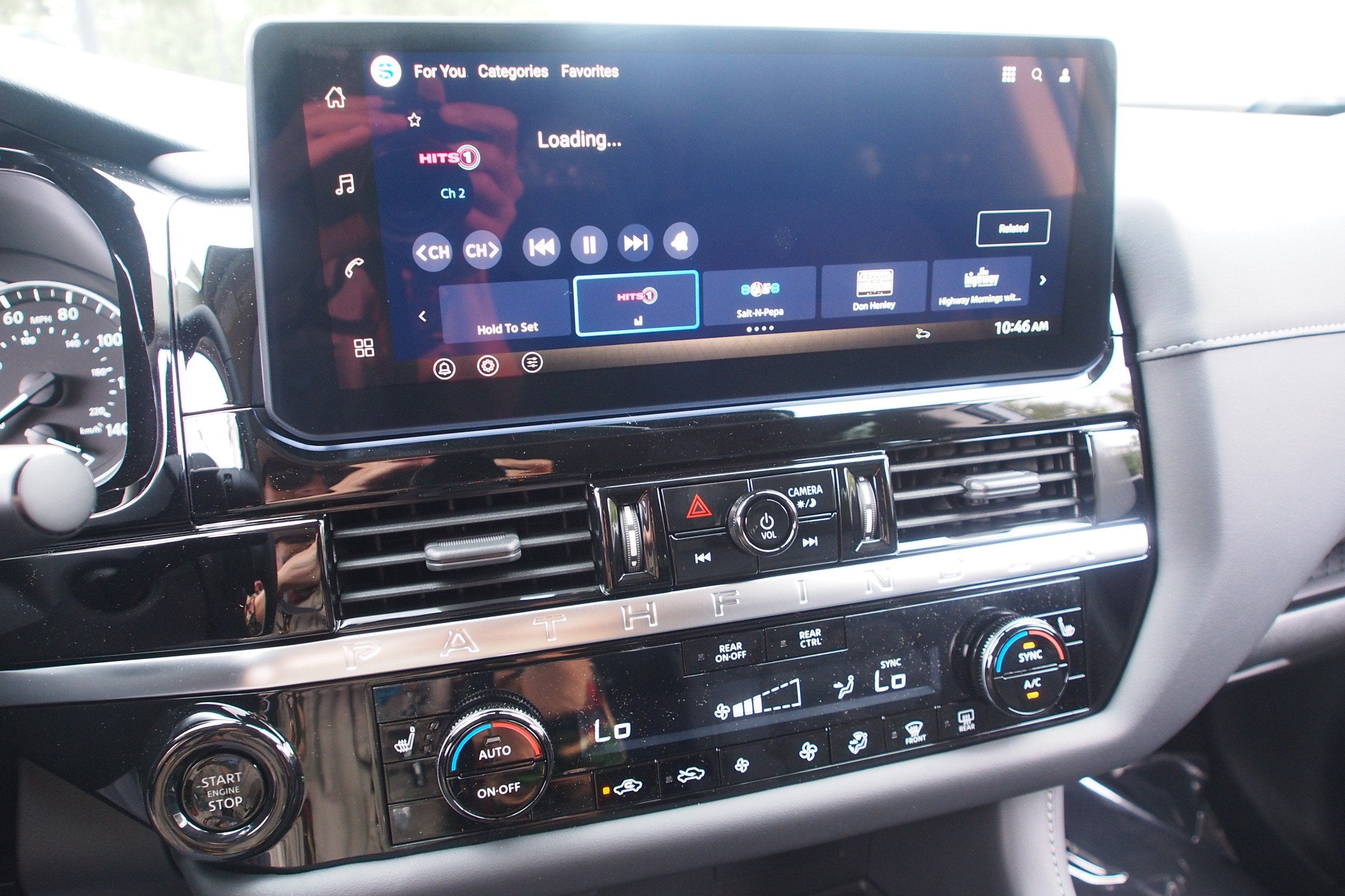 2026 Nissan Pathfinder SV