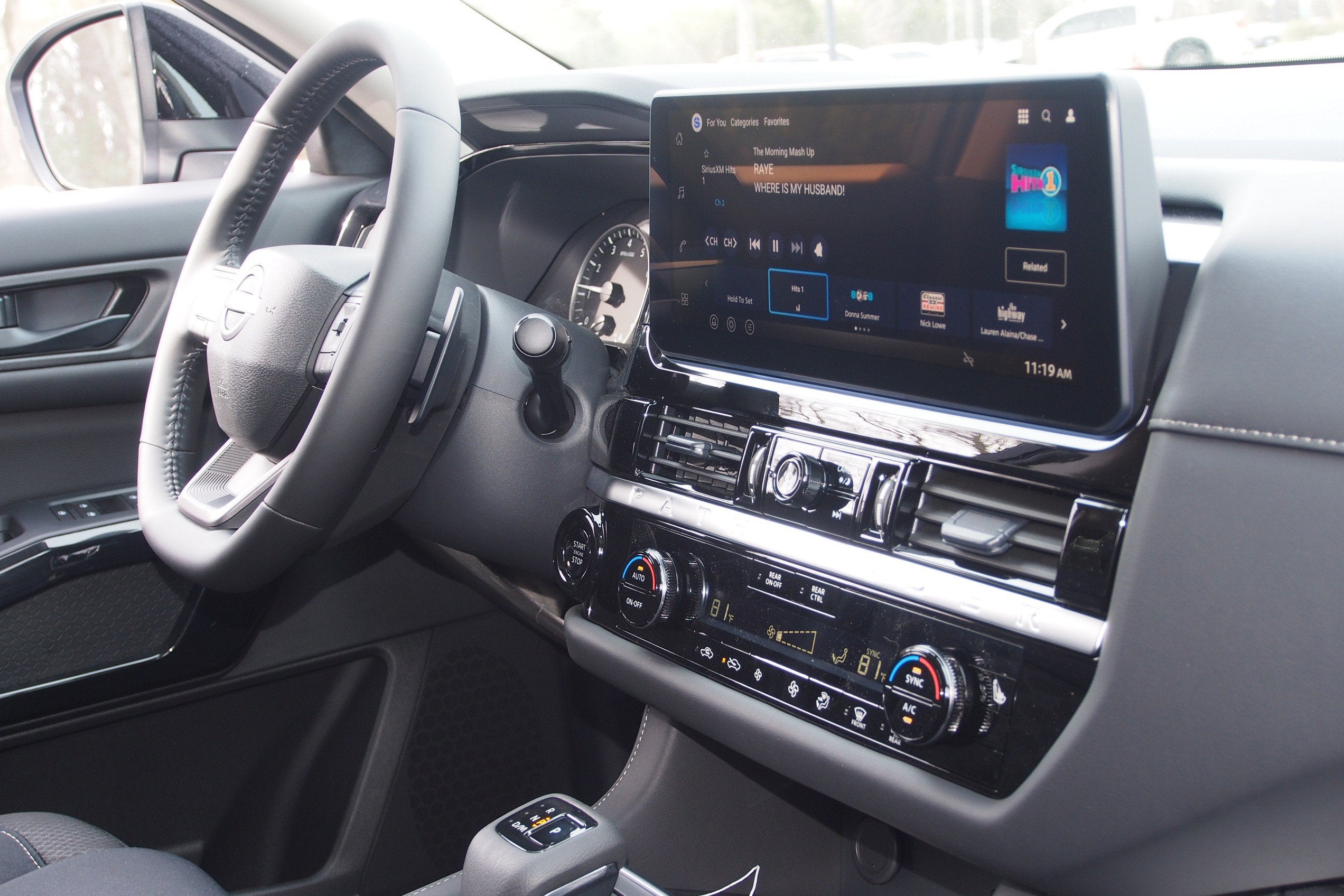 2026 Nissan Pathfinder SV