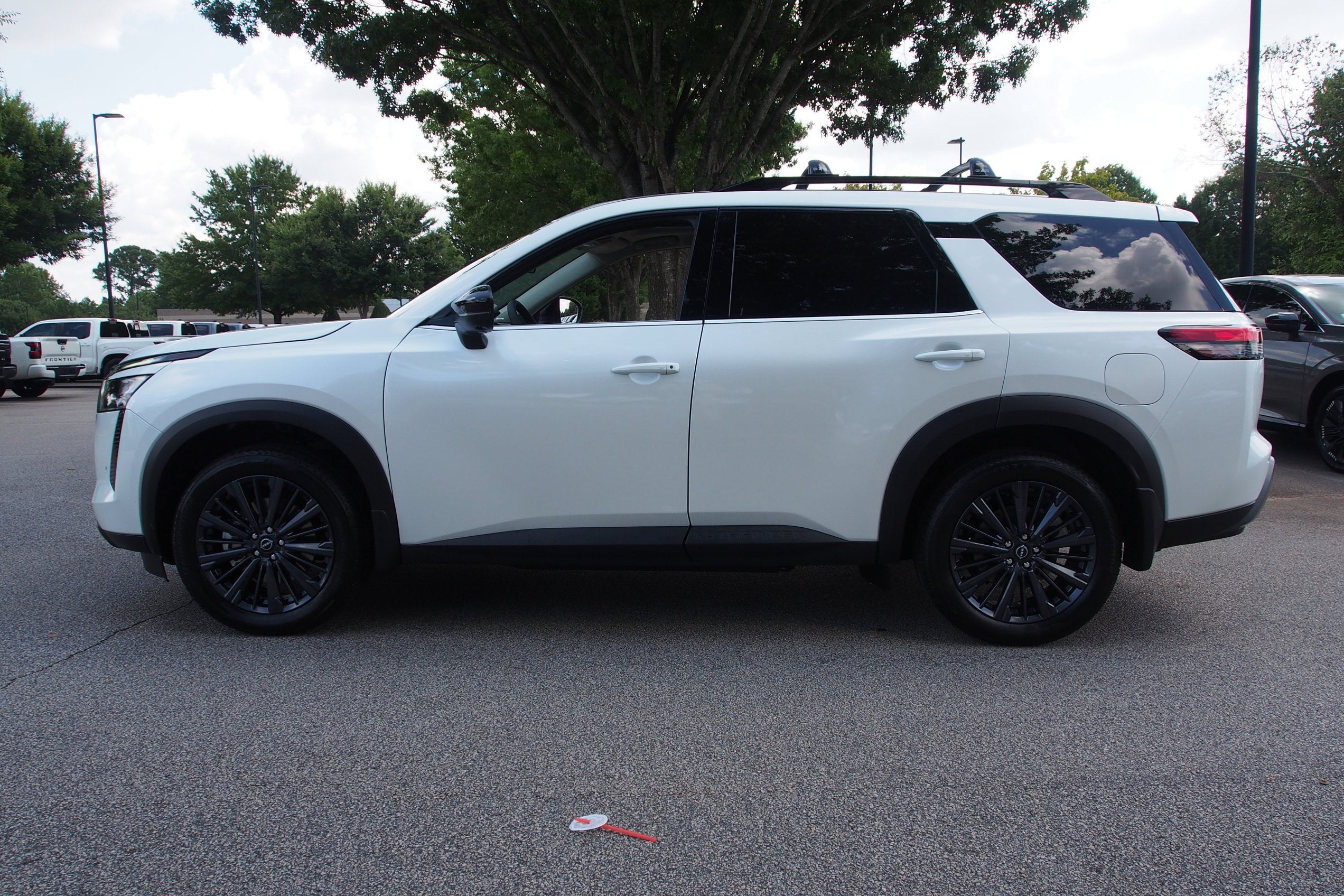 2026 Nissan Pathfinder SL