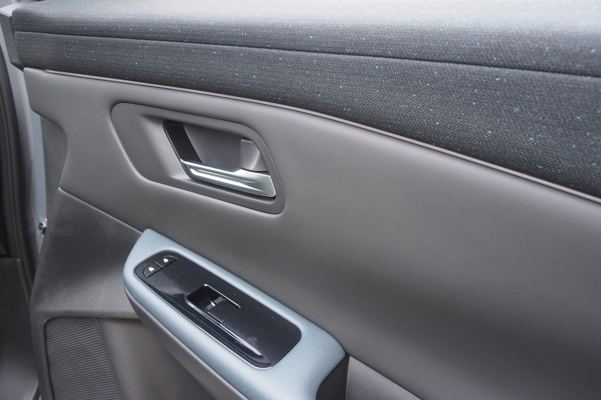 2026 Nissan LEAF PLATINUM+