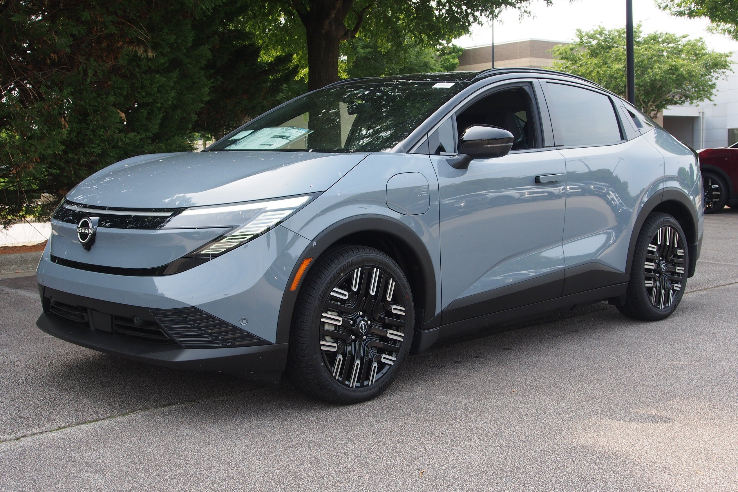 2026 Nissan LEAF PLATINUM+