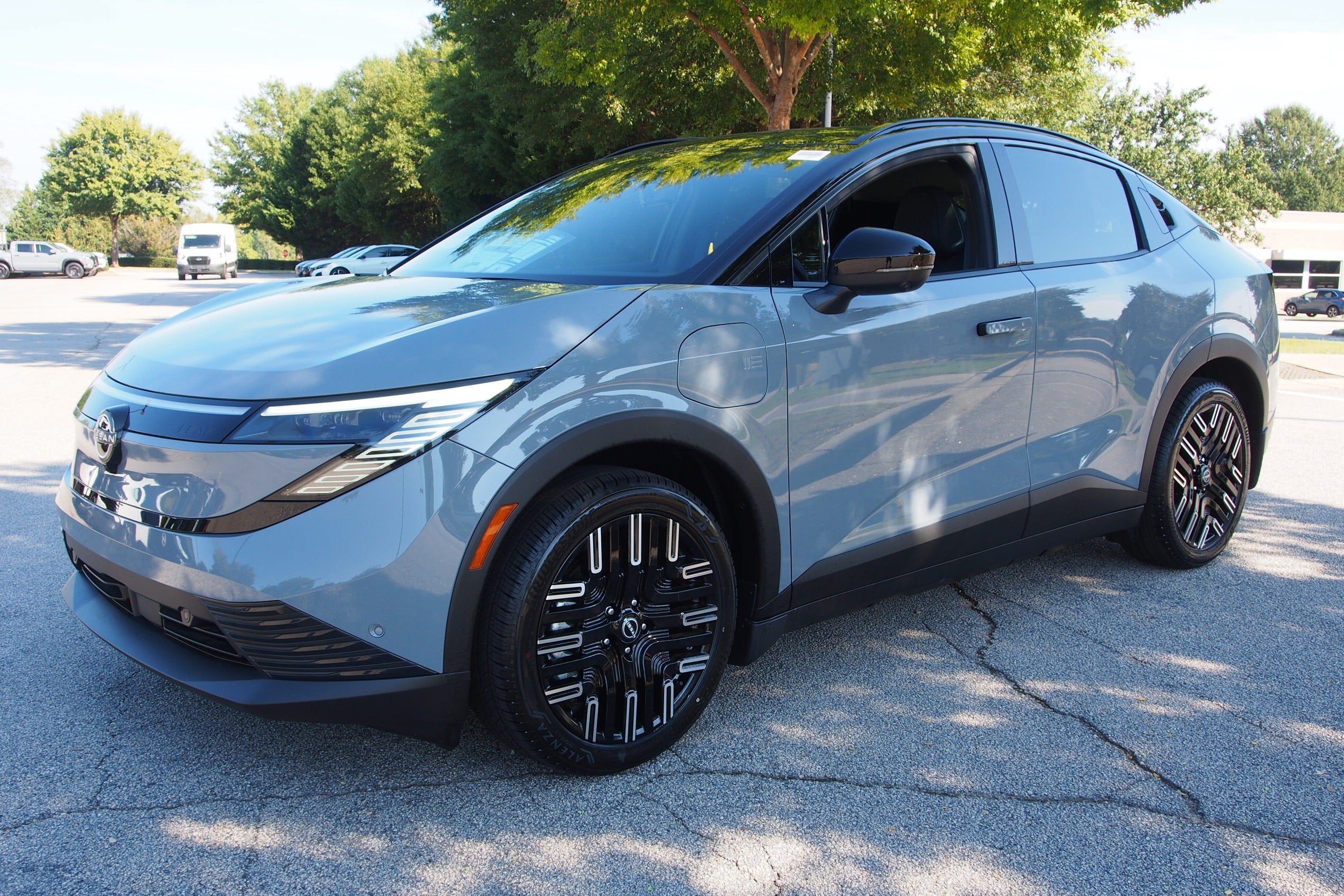 2026 Nissan LEAF PLATINUM+