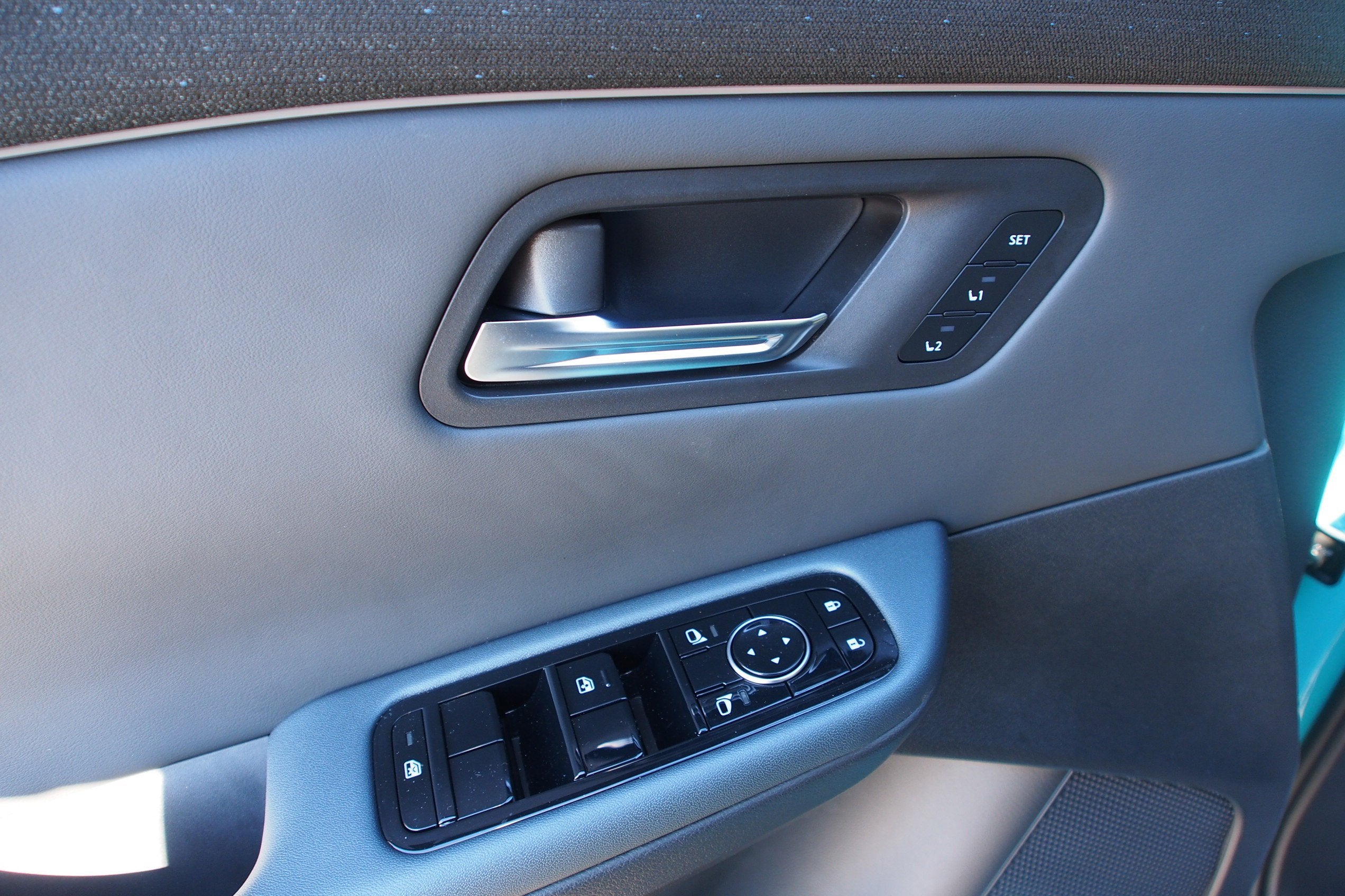 2026 Nissan LEAF PLATINUM+