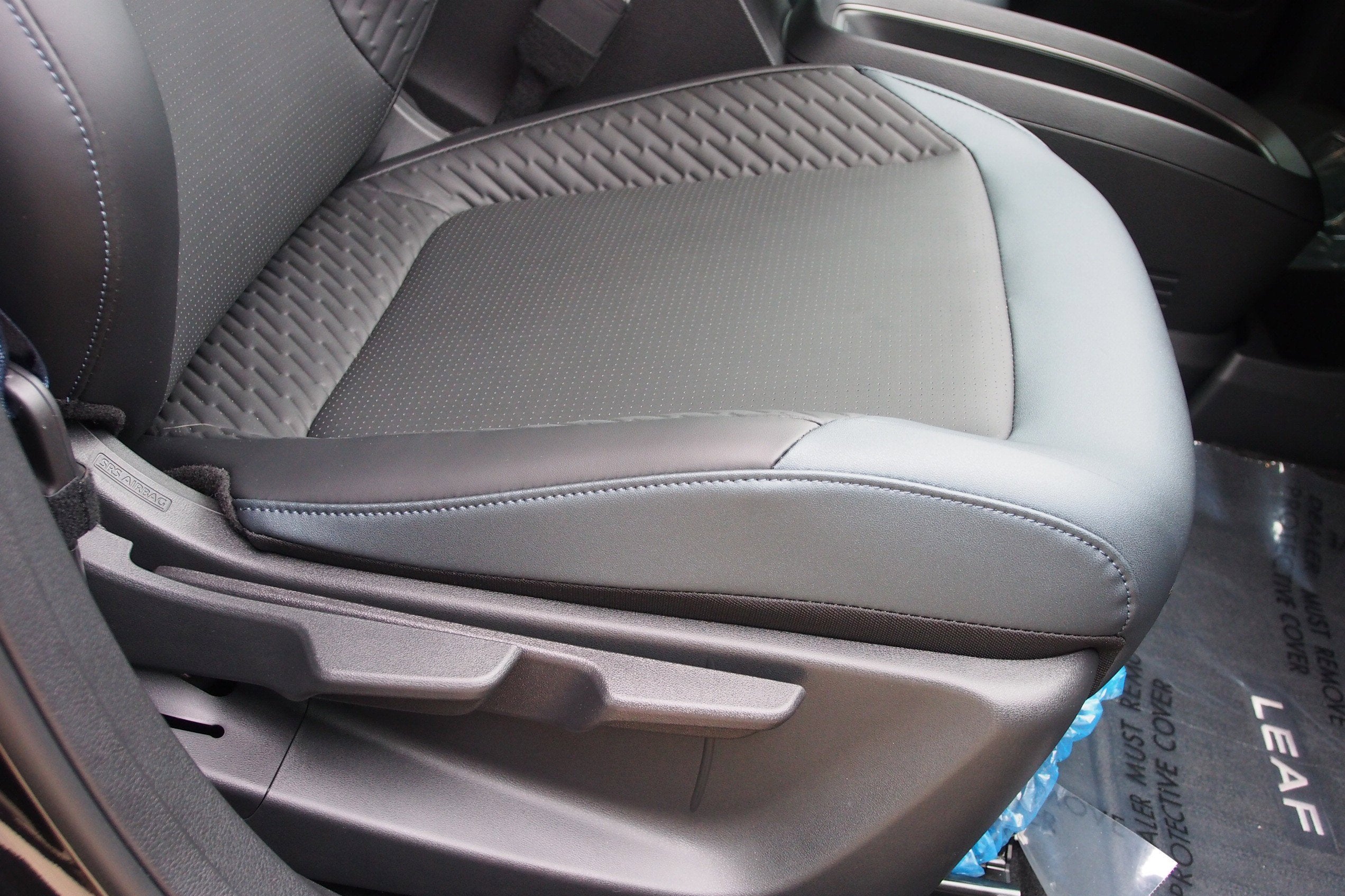 2026 Nissan LEAF PLATINUM+