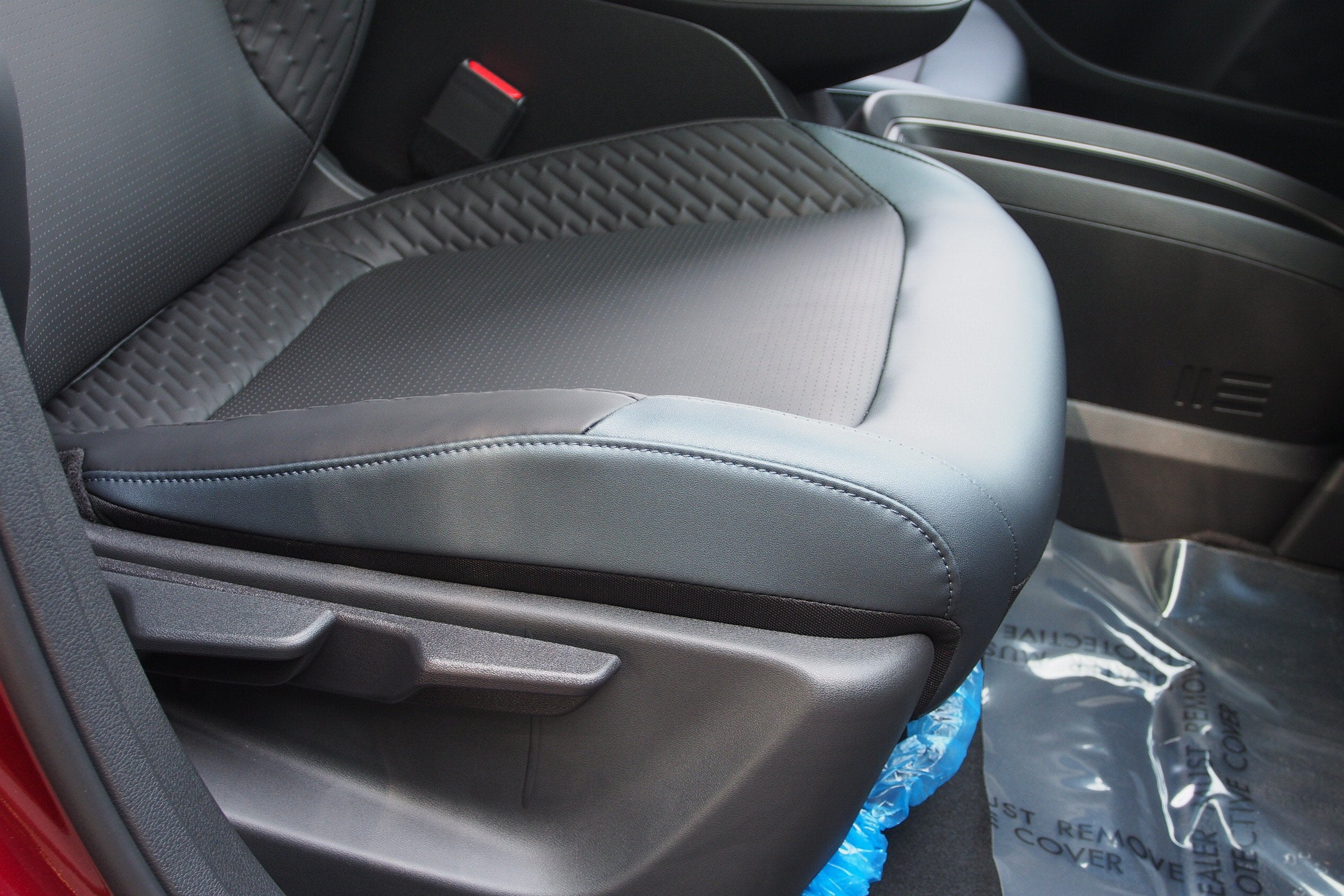 2026 Nissan LEAF PLATINUM+