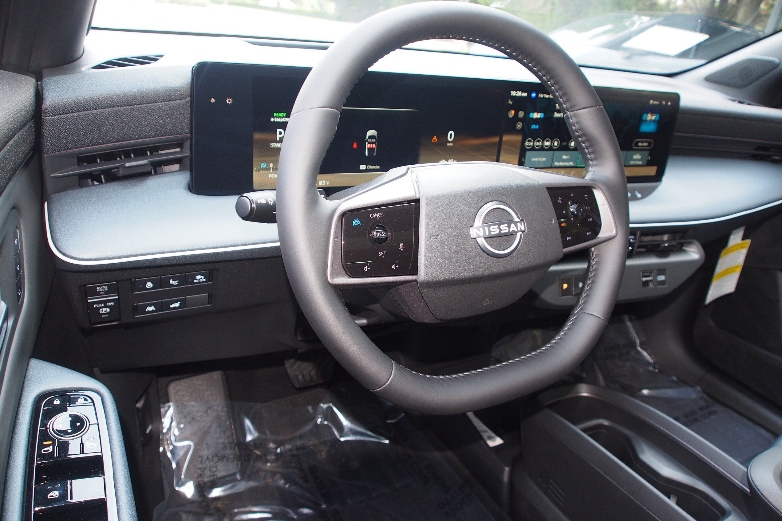2026 Nissan LEAF PLATINUM+
