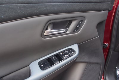 2026 Nissan LEAF PLATINUM+