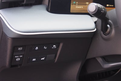 2026 Nissan LEAF PLATINUM+