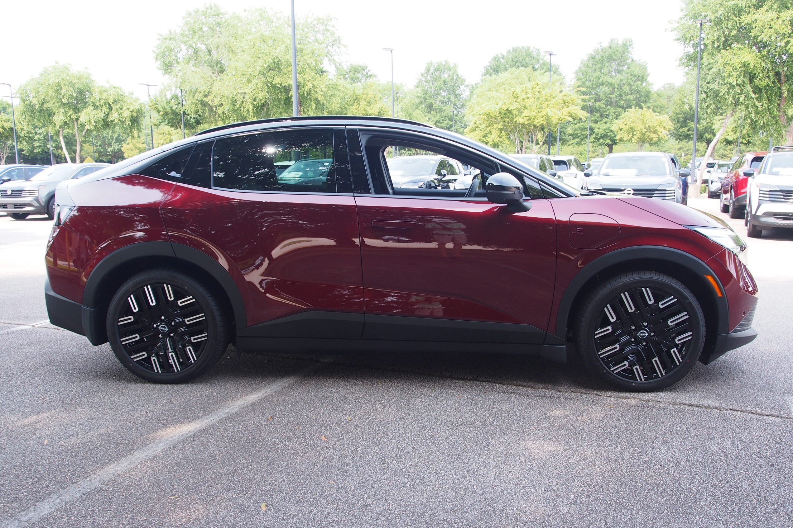 2026 Nissan LEAF PLATINUM+