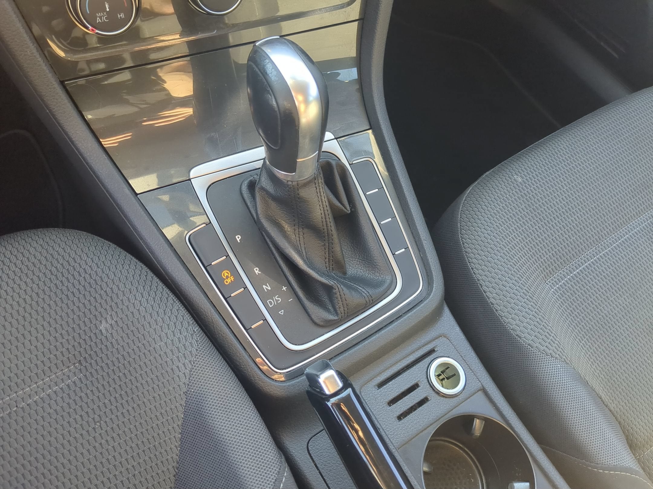 2019 Volkswagen Golf S