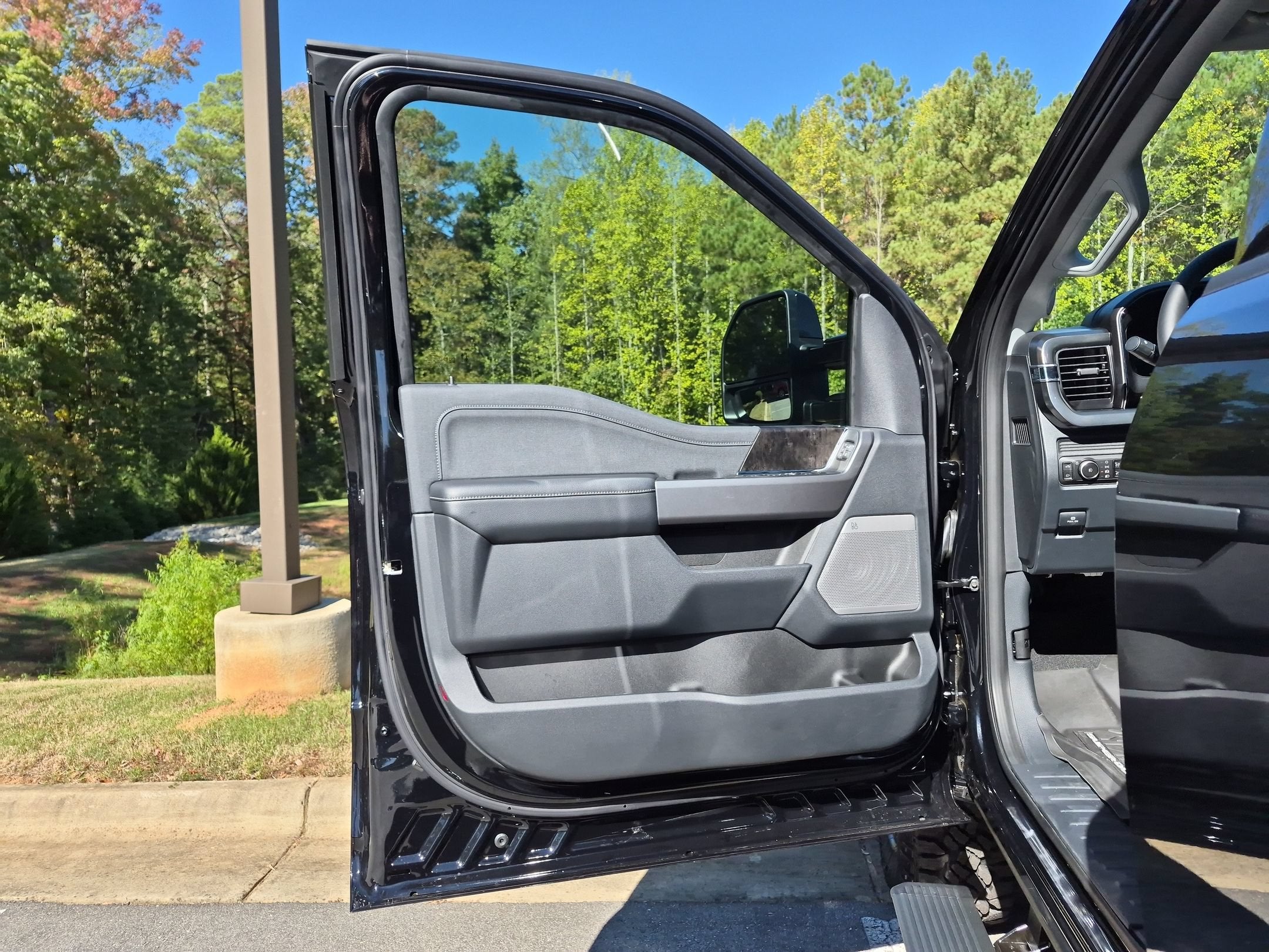 2027 Ford Super Duty F-250 SRW LARIAT