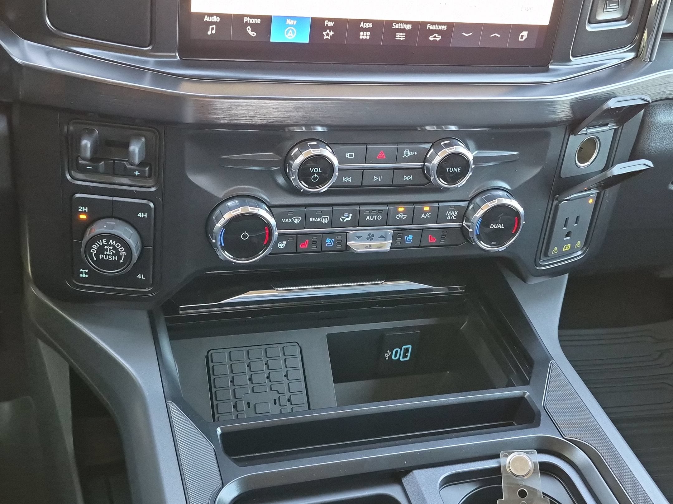 2027 Ford Super Duty F-250 SRW LARIAT