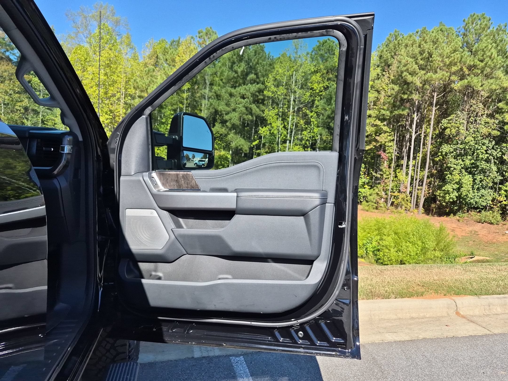 2027 Ford Super Duty F-250 SRW LARIAT
