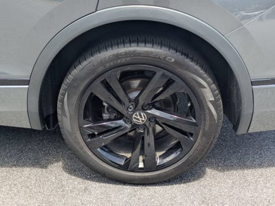 2024 Volkswagen Tiguan SE R-Line Black