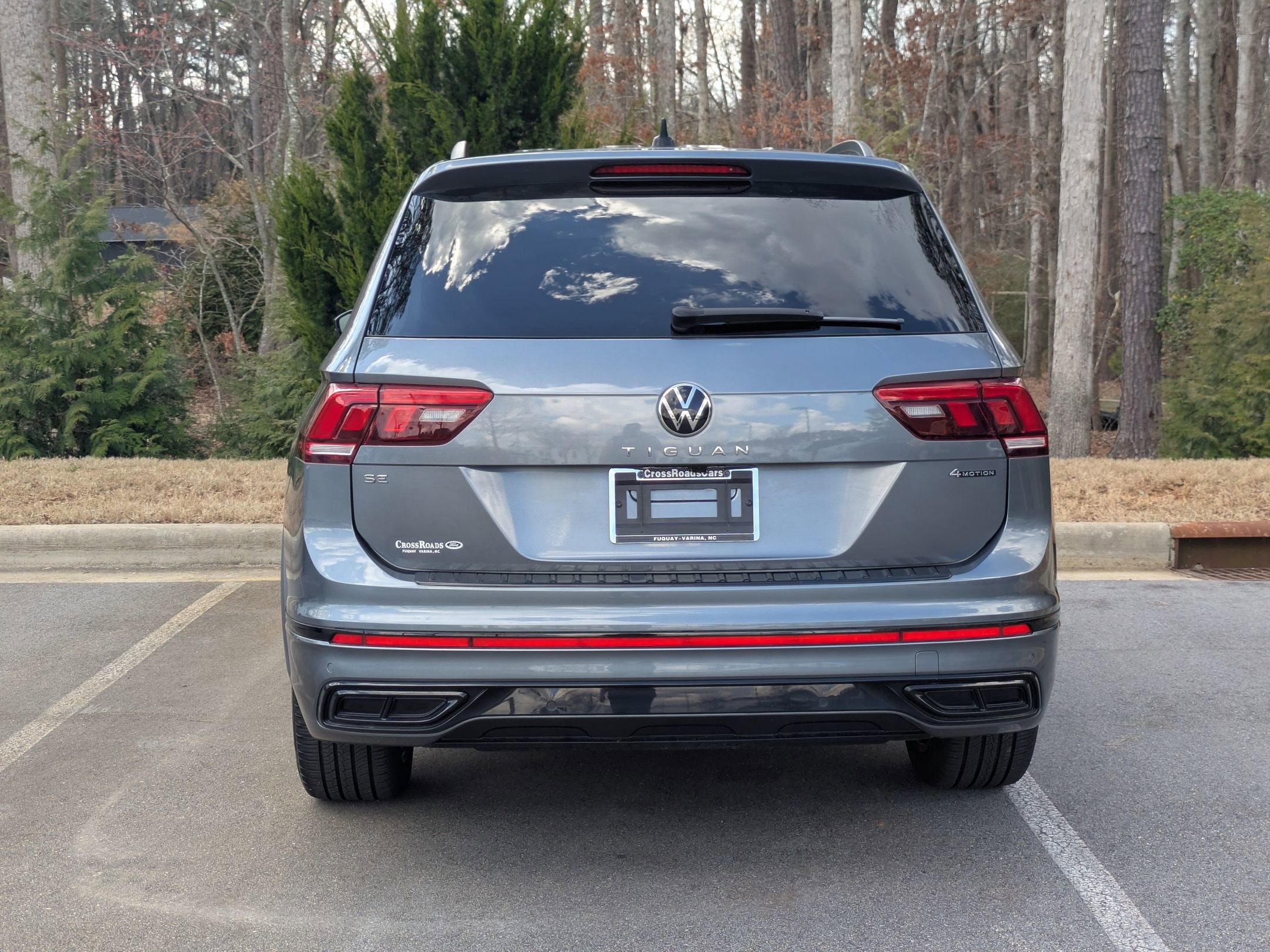 2024 Volkswagen Tiguan SE R-Line Black