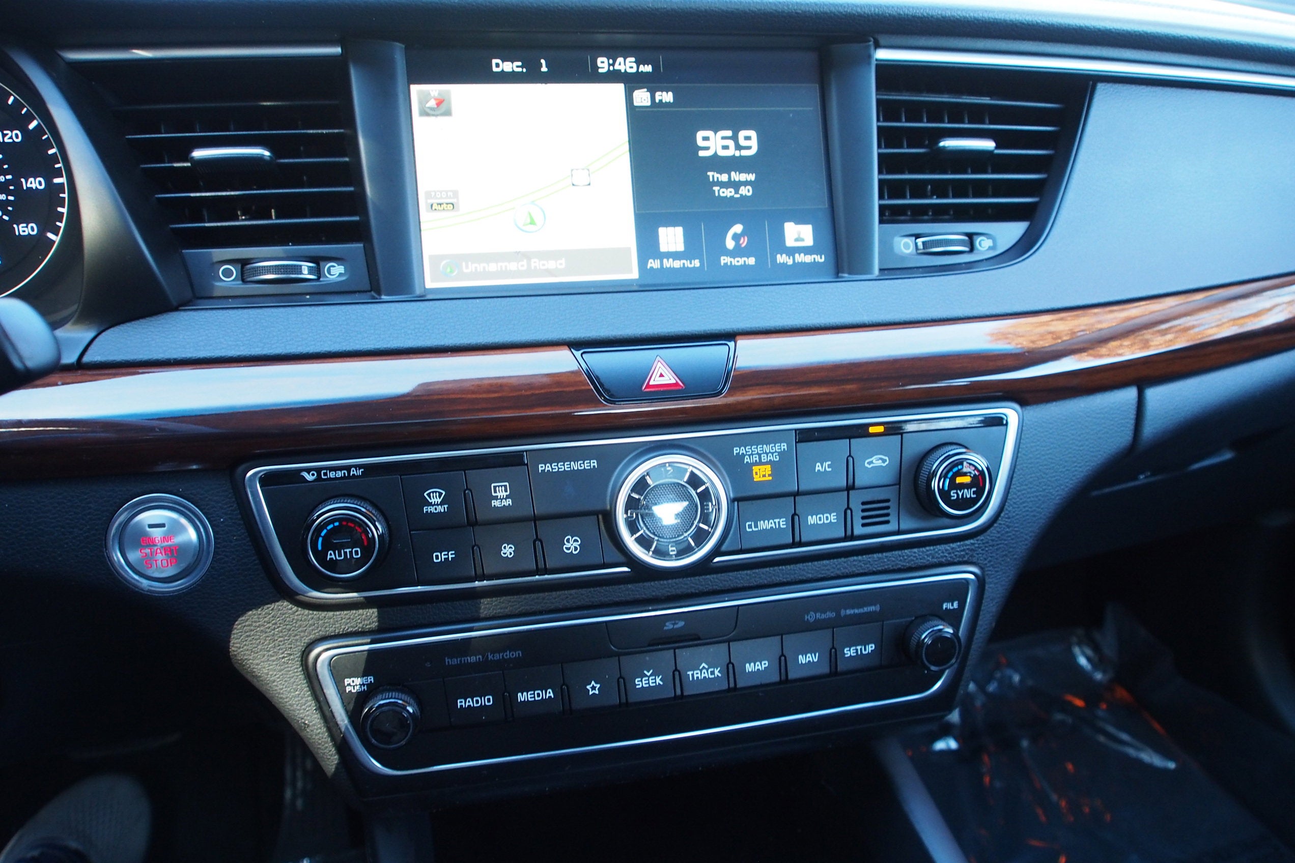 2019 Kia Cadenza Technology