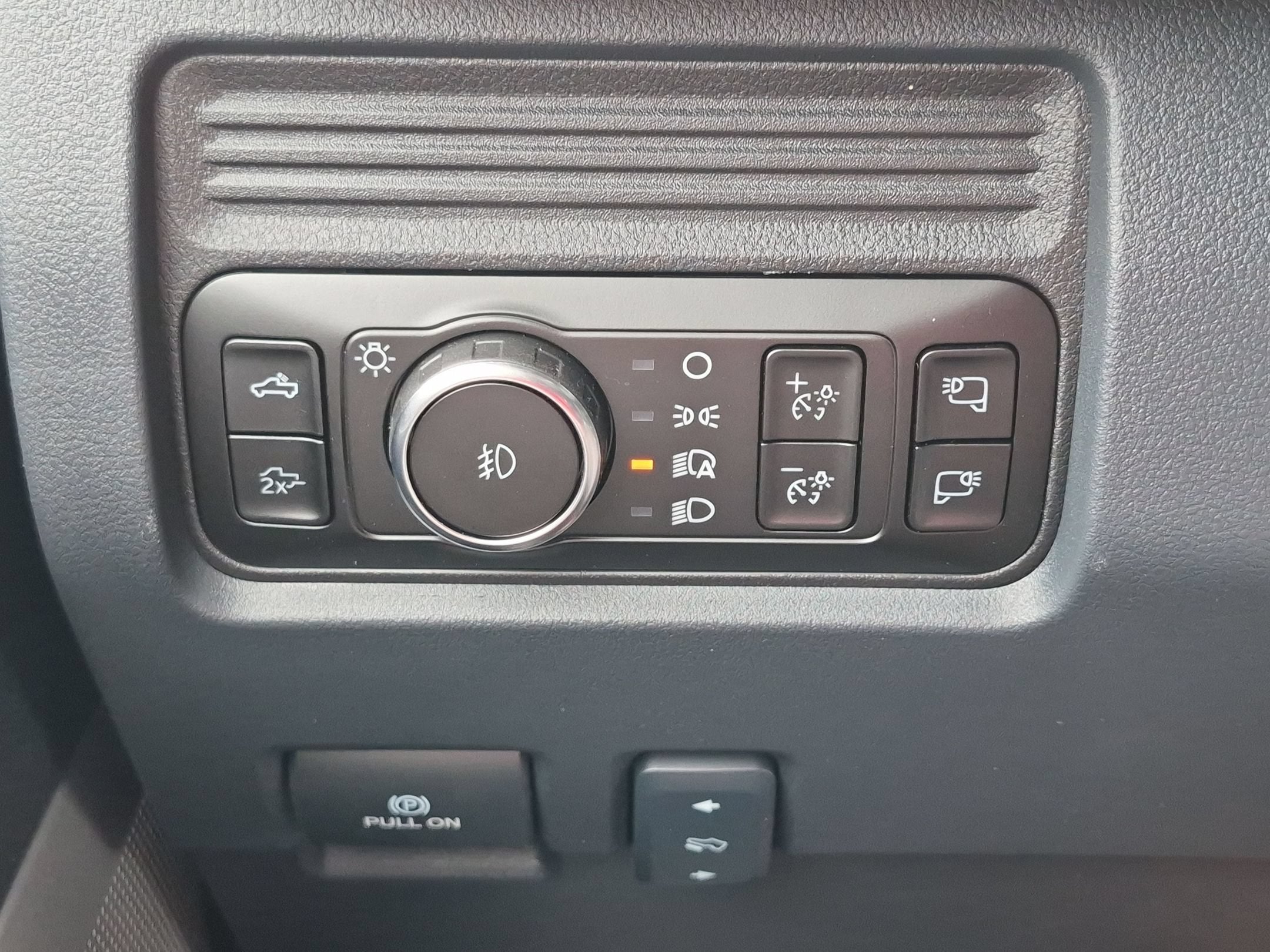 2027 Ford Super Duty F-250 SRW LARIAT