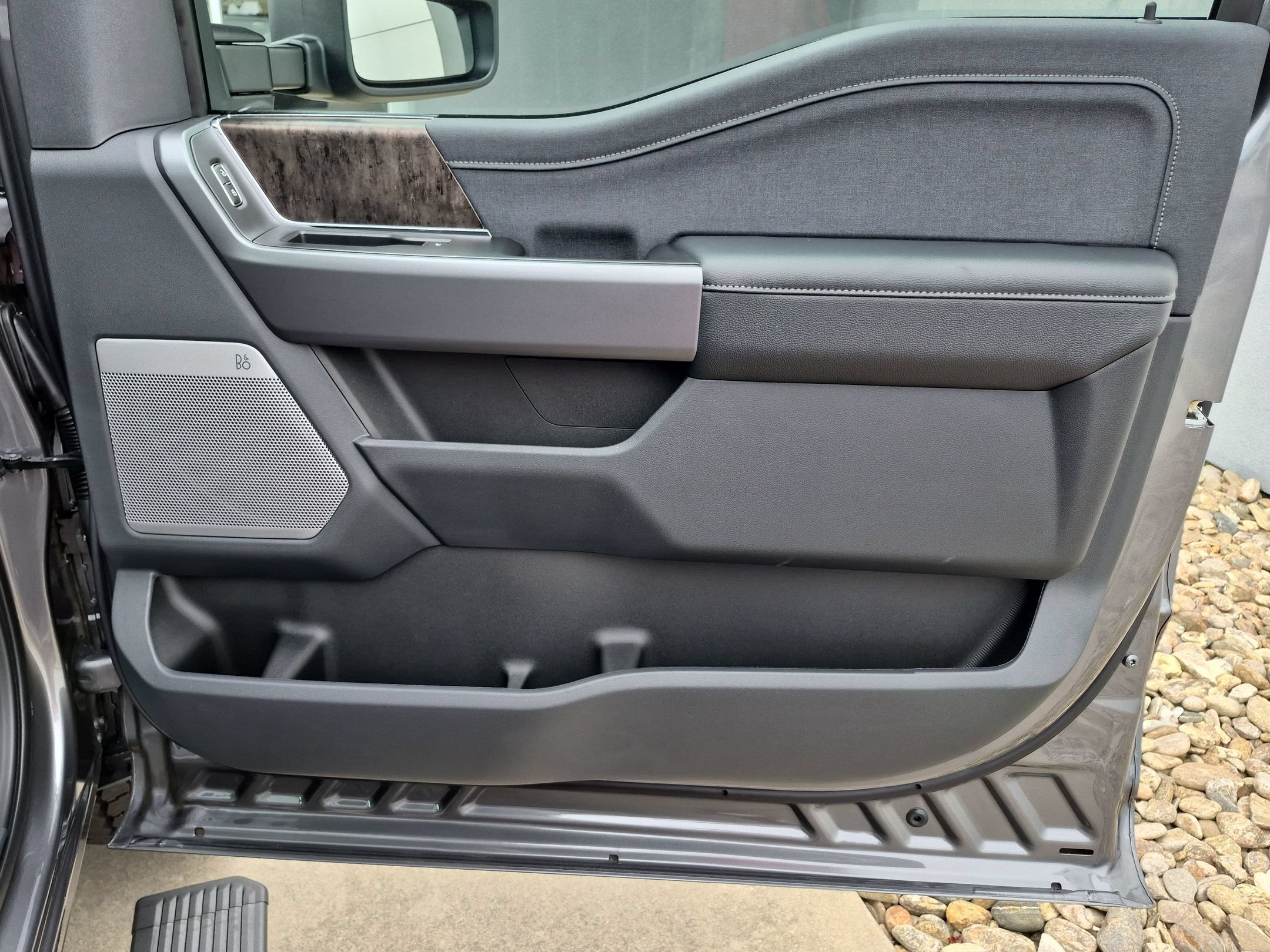 2027 Ford Super Duty F-250 SRW LARIAT