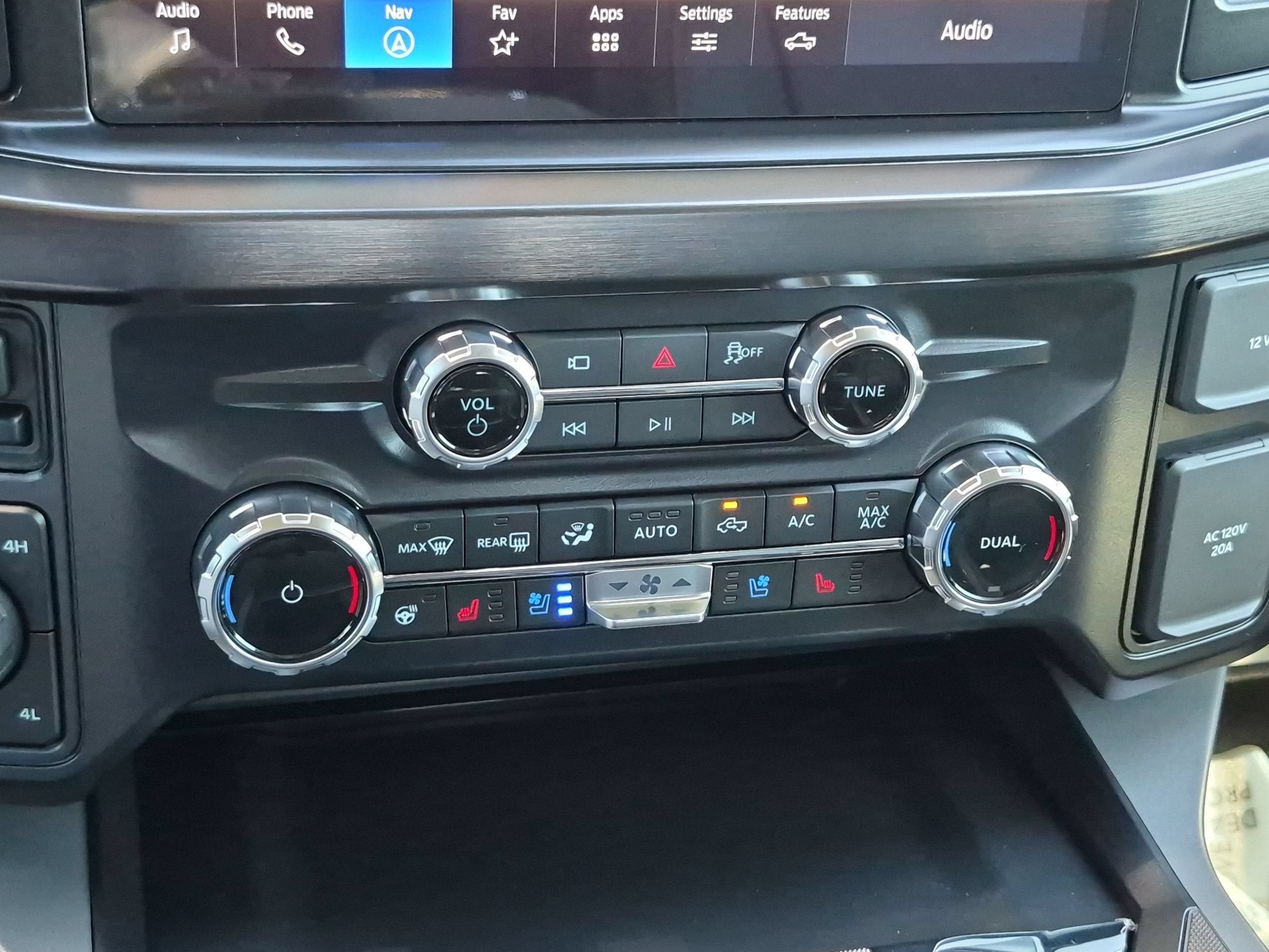 2027 Ford Super Duty F-250 SRW LARIAT