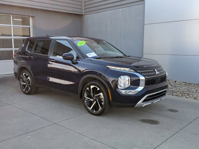 2023 Mitsubishi Outlander SE