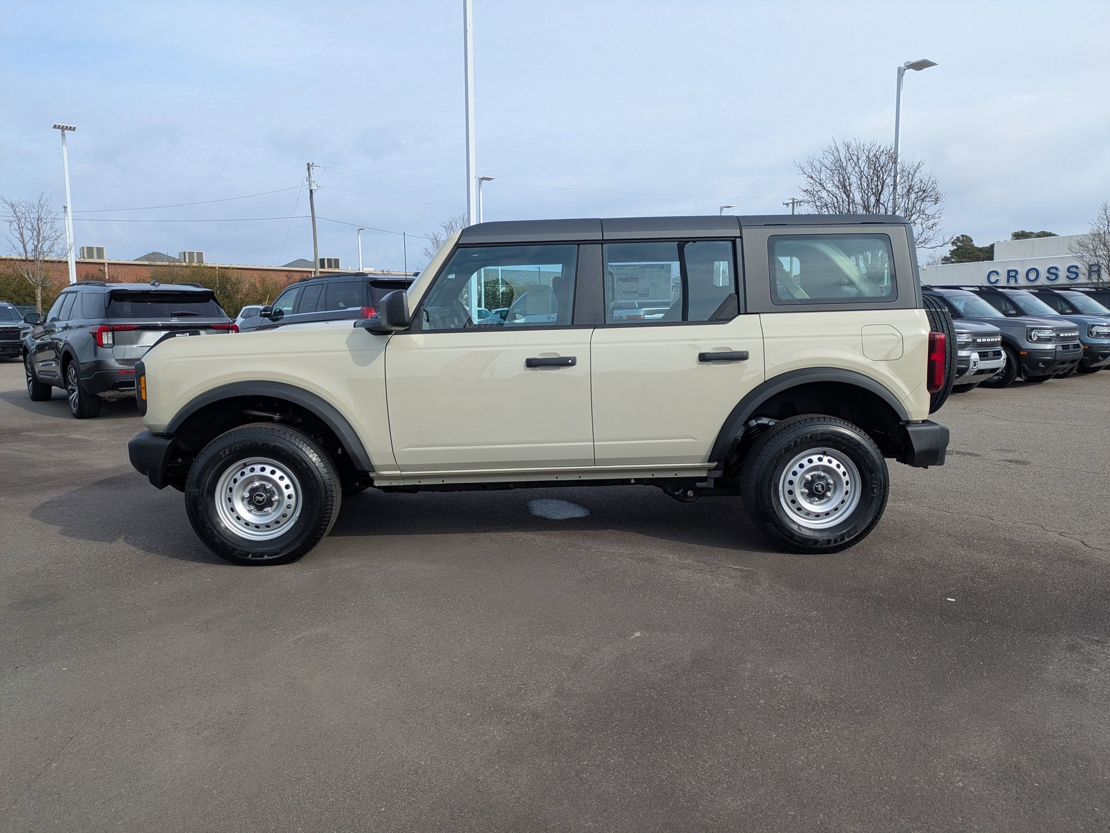 2025 Ford Bronco Base