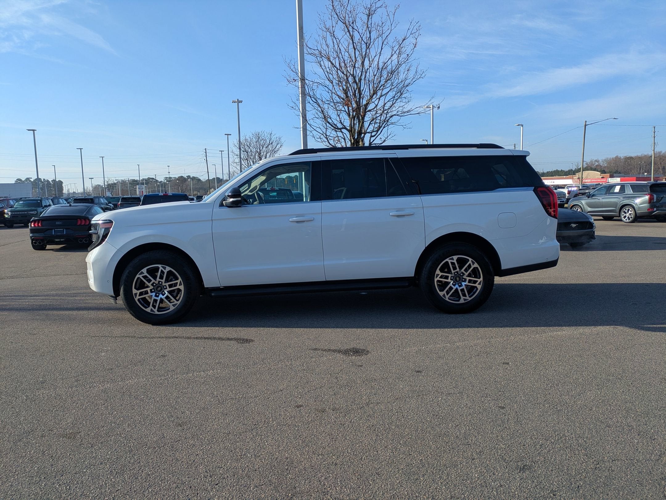 2025 Ford Expedition Max Active