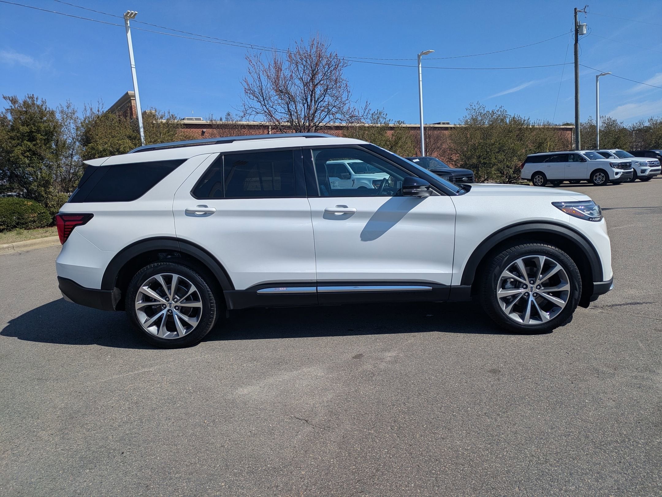 2025 Ford Explorer Platinum