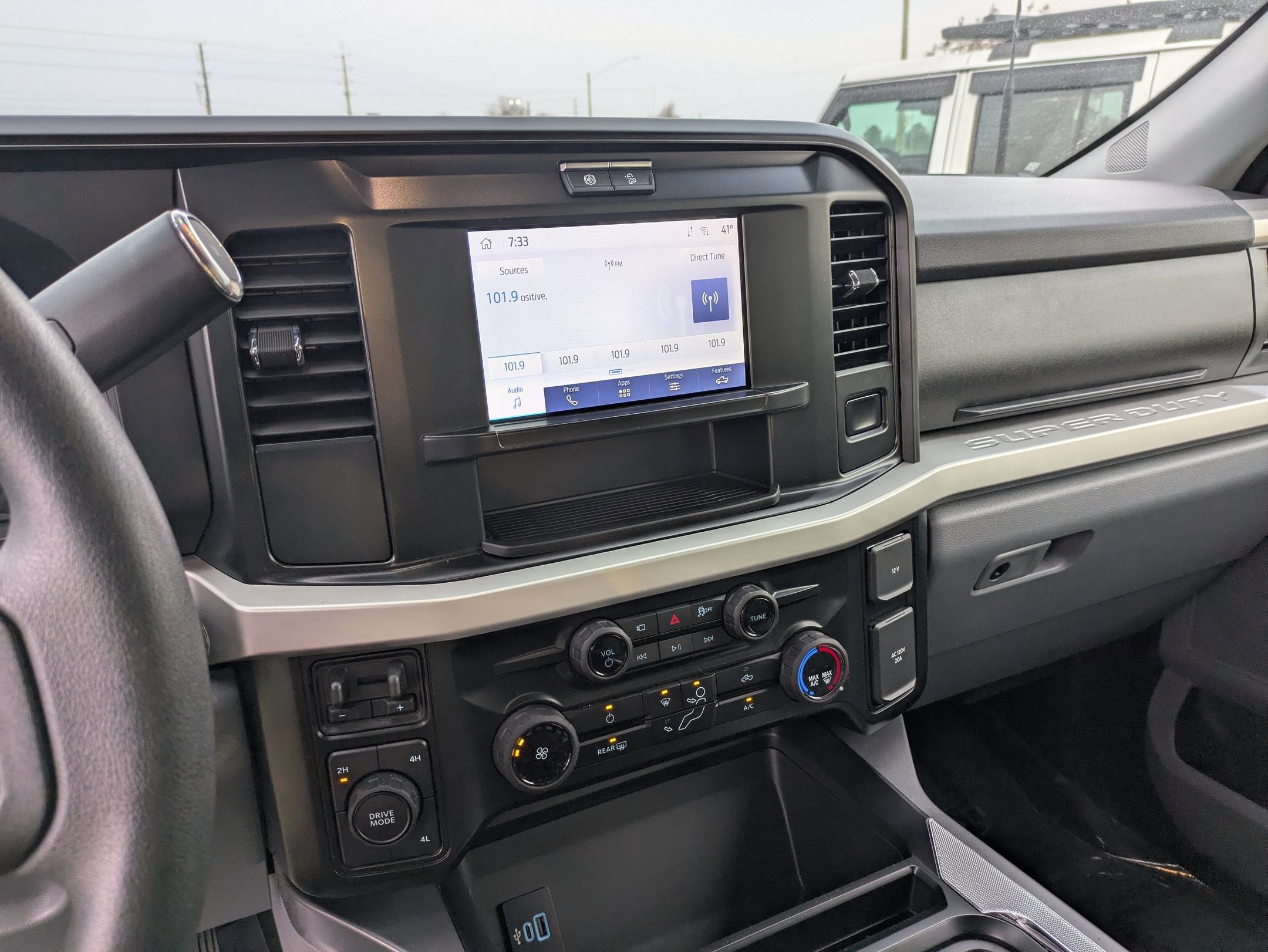 2025 Ford Super Duty F-450 DRW XLT