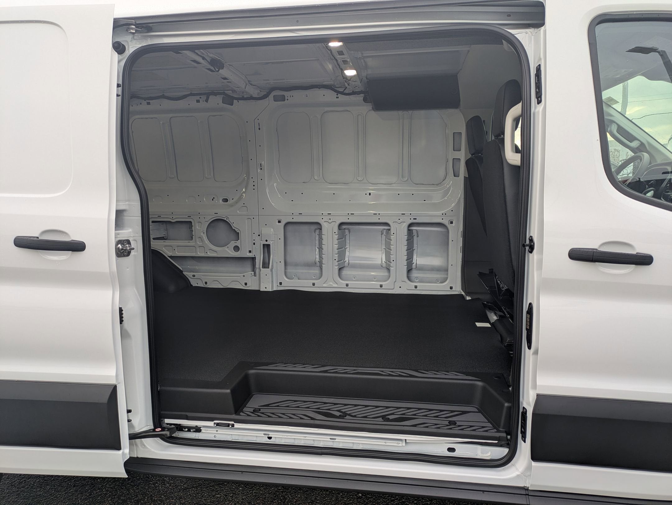 2026 Ford Transit Cargo Van Base