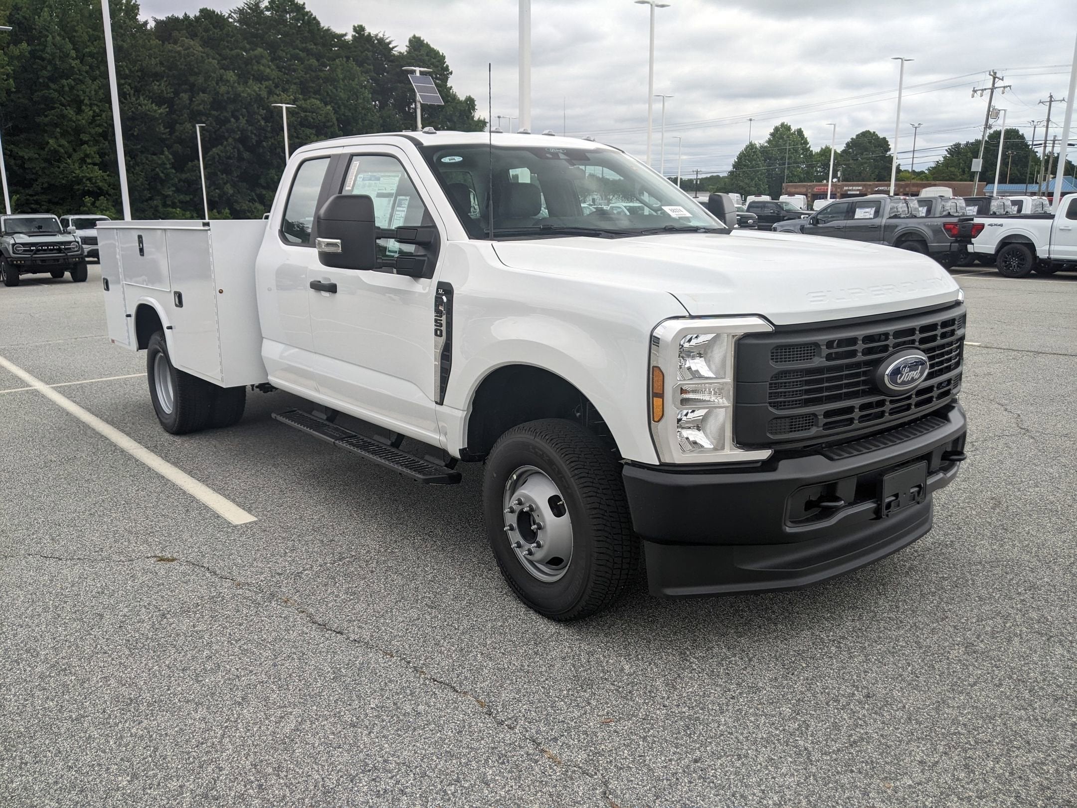 2025 Ford Super Duty F-350 DRW XL