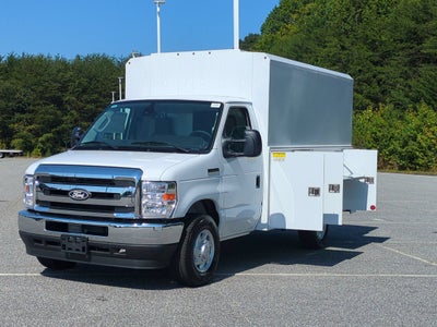 2027 Ford E-Series Cutaway Base