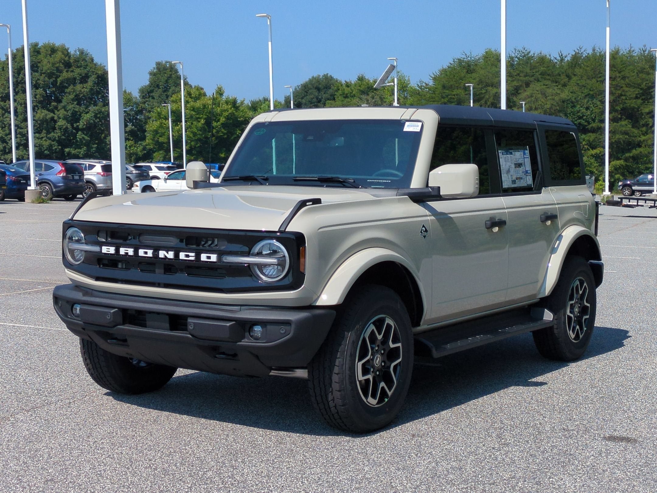 2026 Ford Bronco Outer Banks