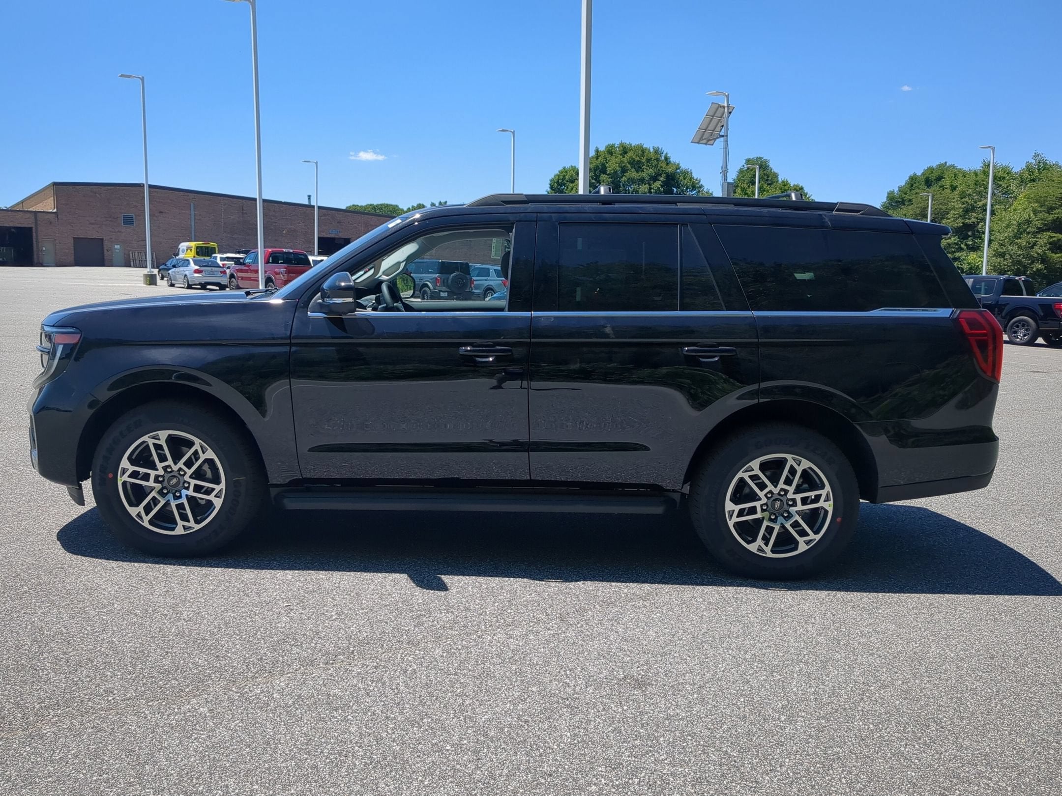 2026 Ford Expedition Active