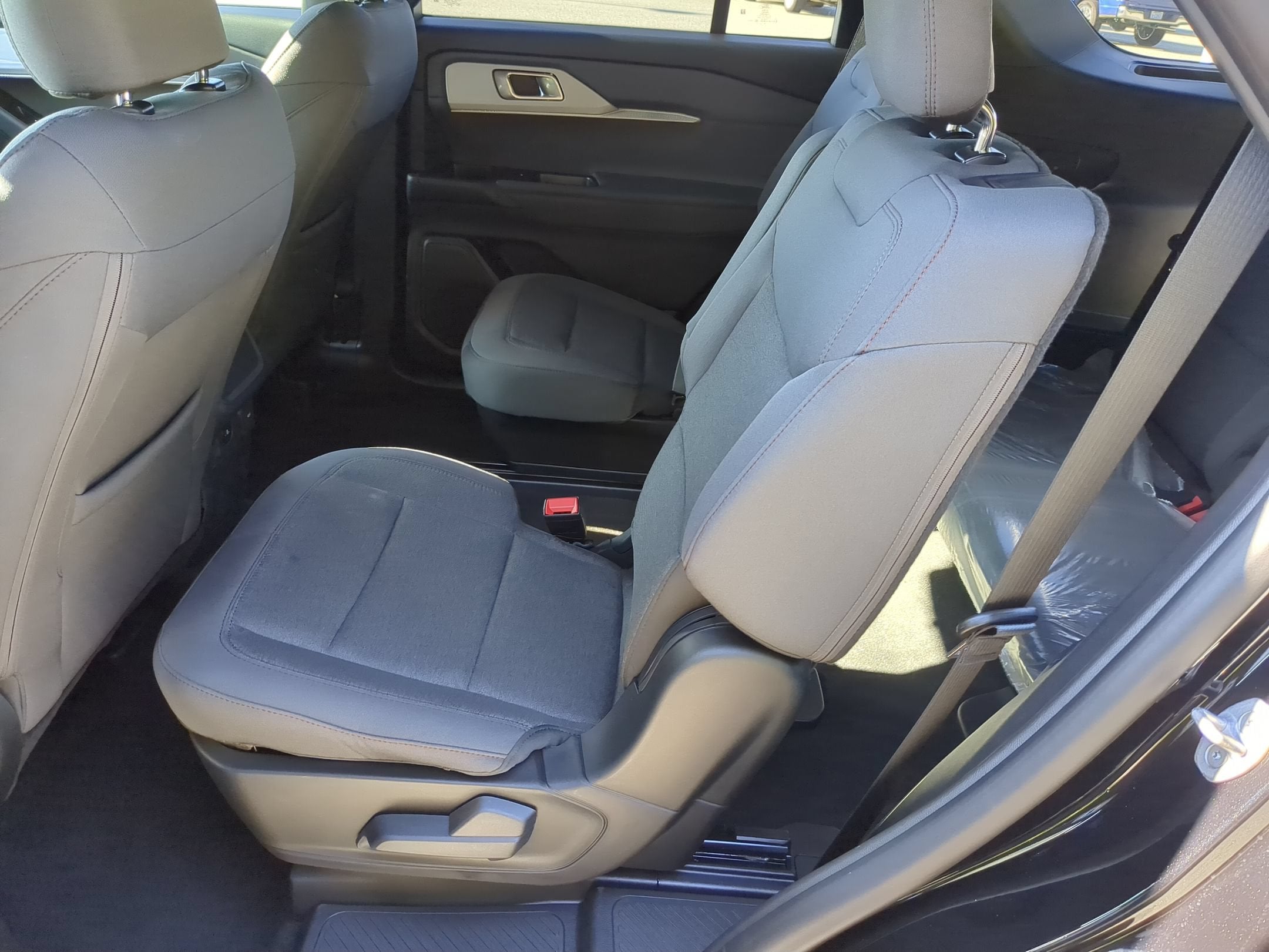 2027 Ford Explorer Active w/200A Pkg