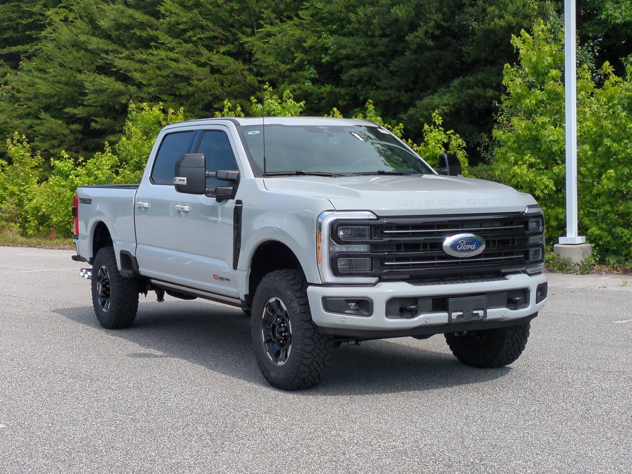 2026 Ford Super Duty F-250 SRW Platinum Tremor