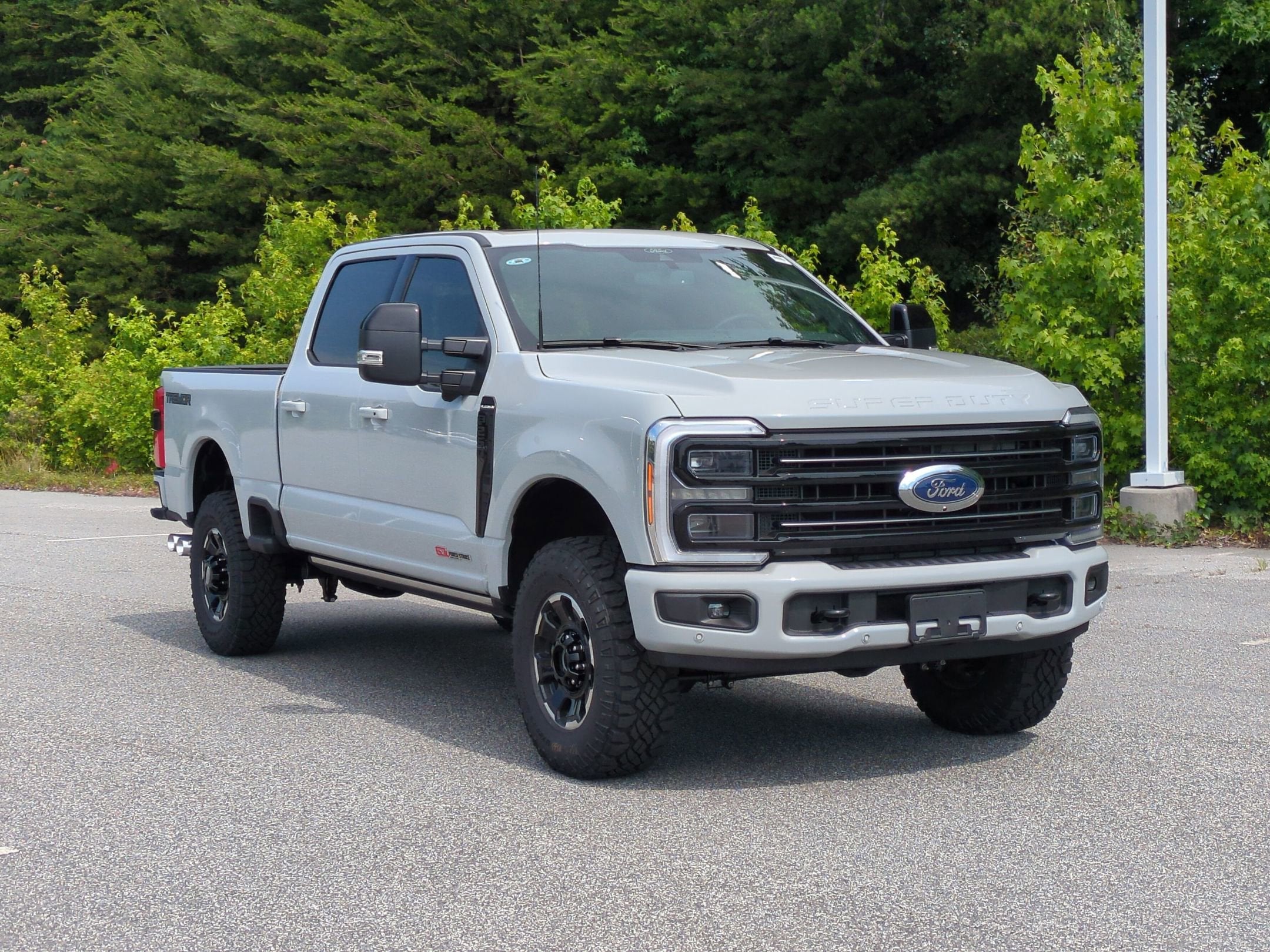 2026 Ford Super Duty F-250 SRW Platinum Tremor