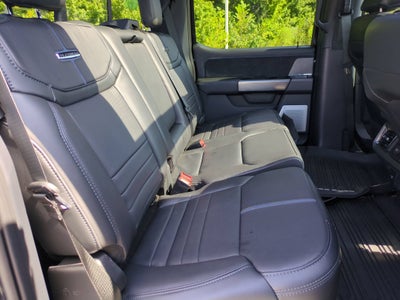 2025 Ford Super Duty F-450 DRW Platinum