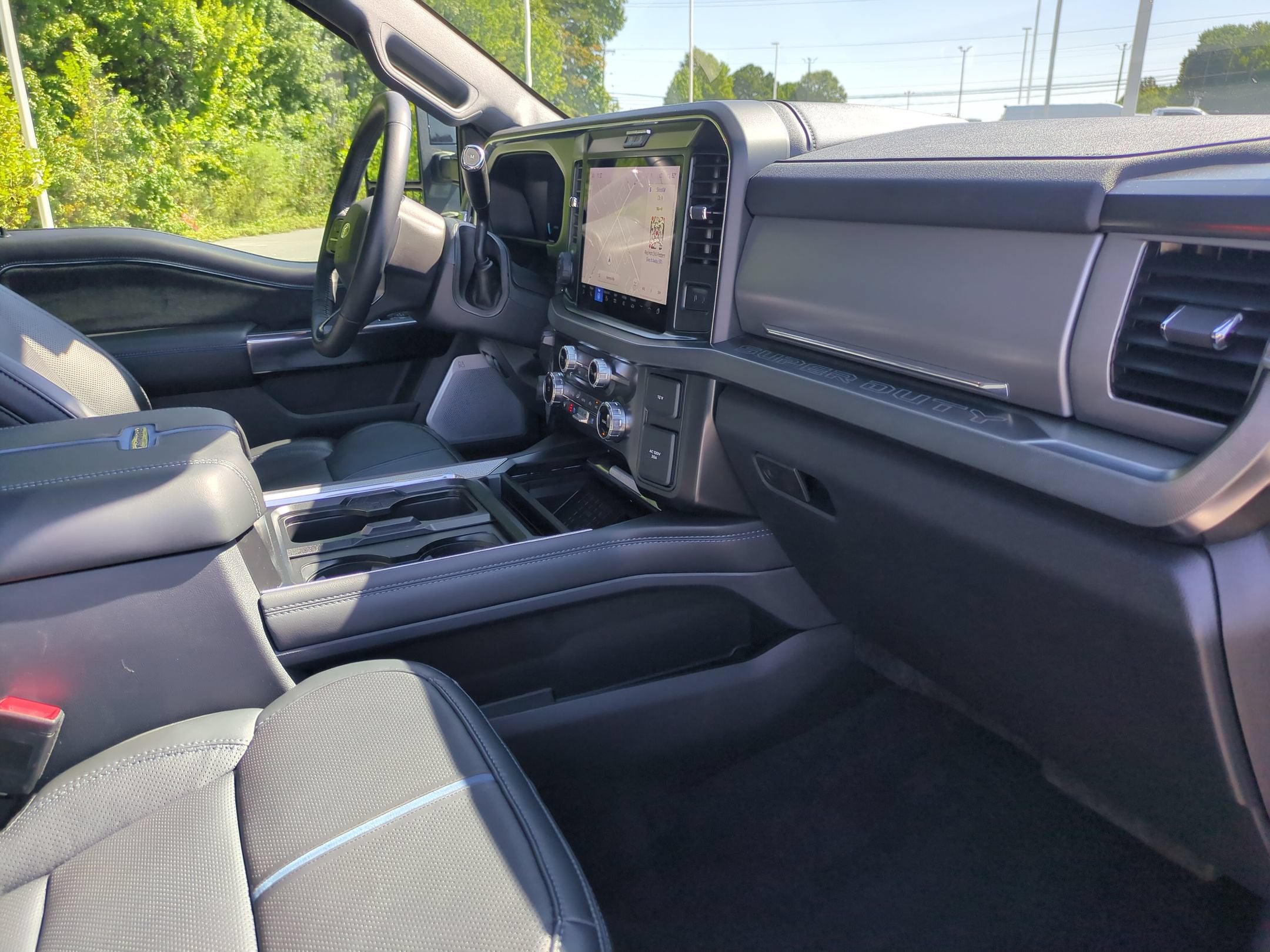 2025 Ford Super Duty F-450 DRW Platinum