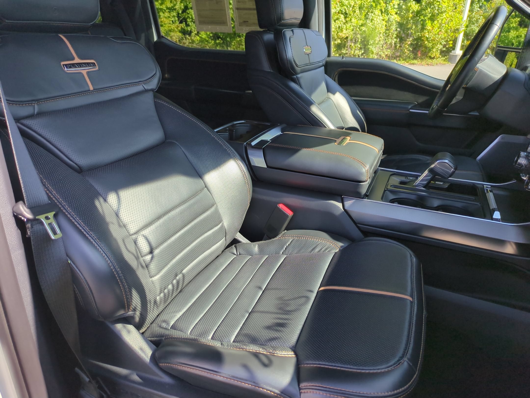 2022 Ford F-150 Platinum