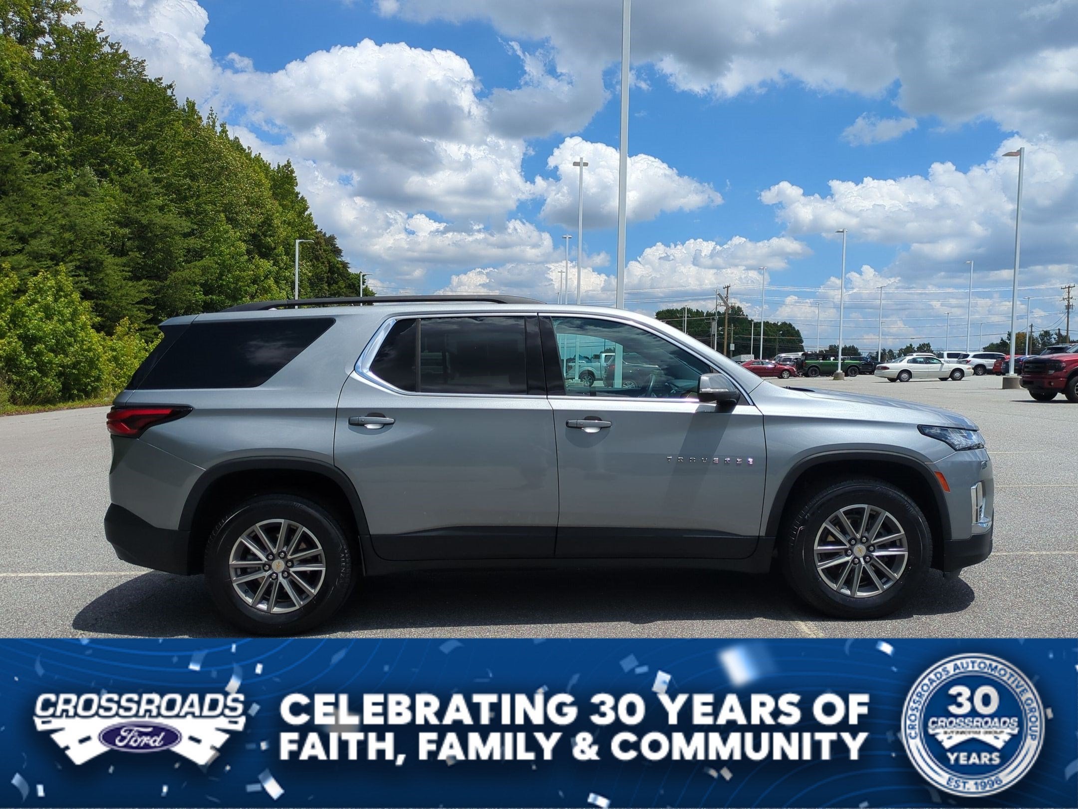 2023 Chevrolet Traverse LT Cloth