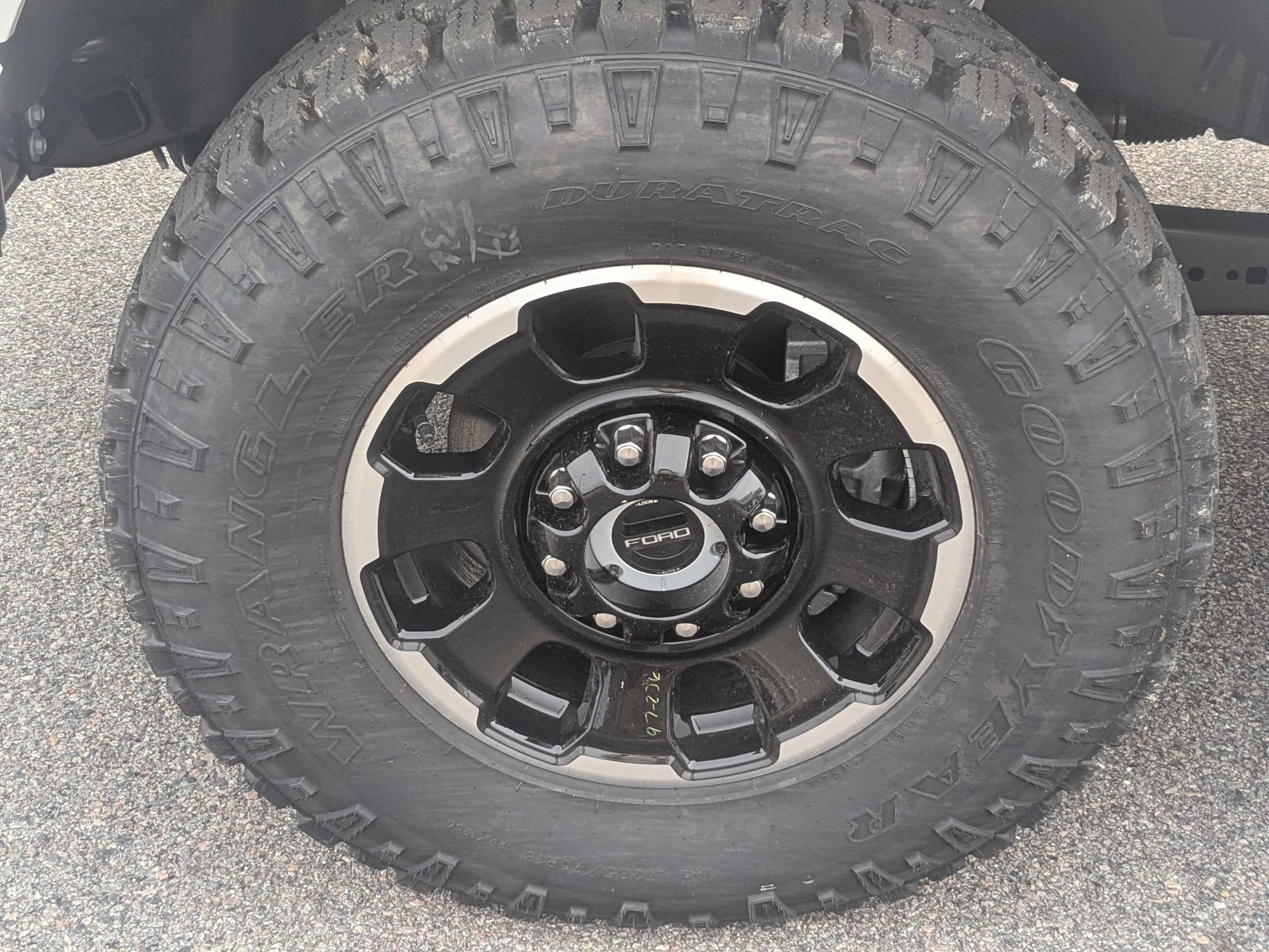 2025 Ford Super Duty F-350 SRW LARIAT