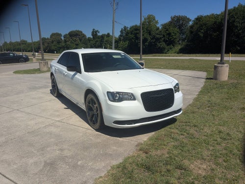 2023 Chrysler 300 Touring